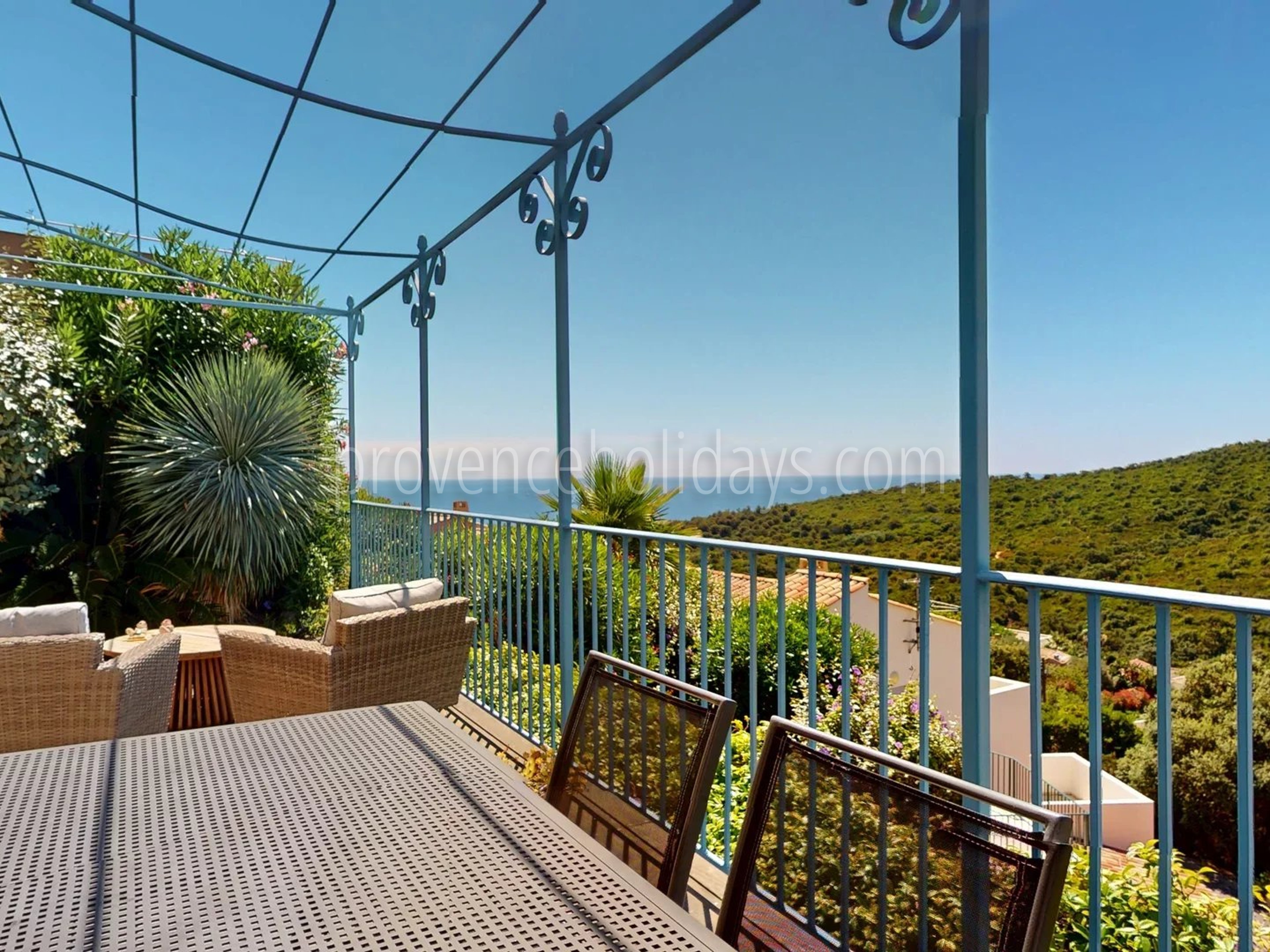 3 - Traditionelle Villa in Cavalaire-sur-Mer: Villa: Exterior