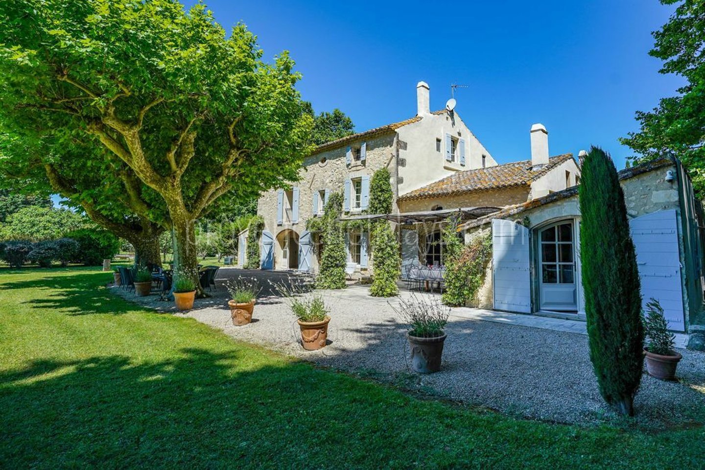14 - Mas Saint-Andiol: Villa: Exterior