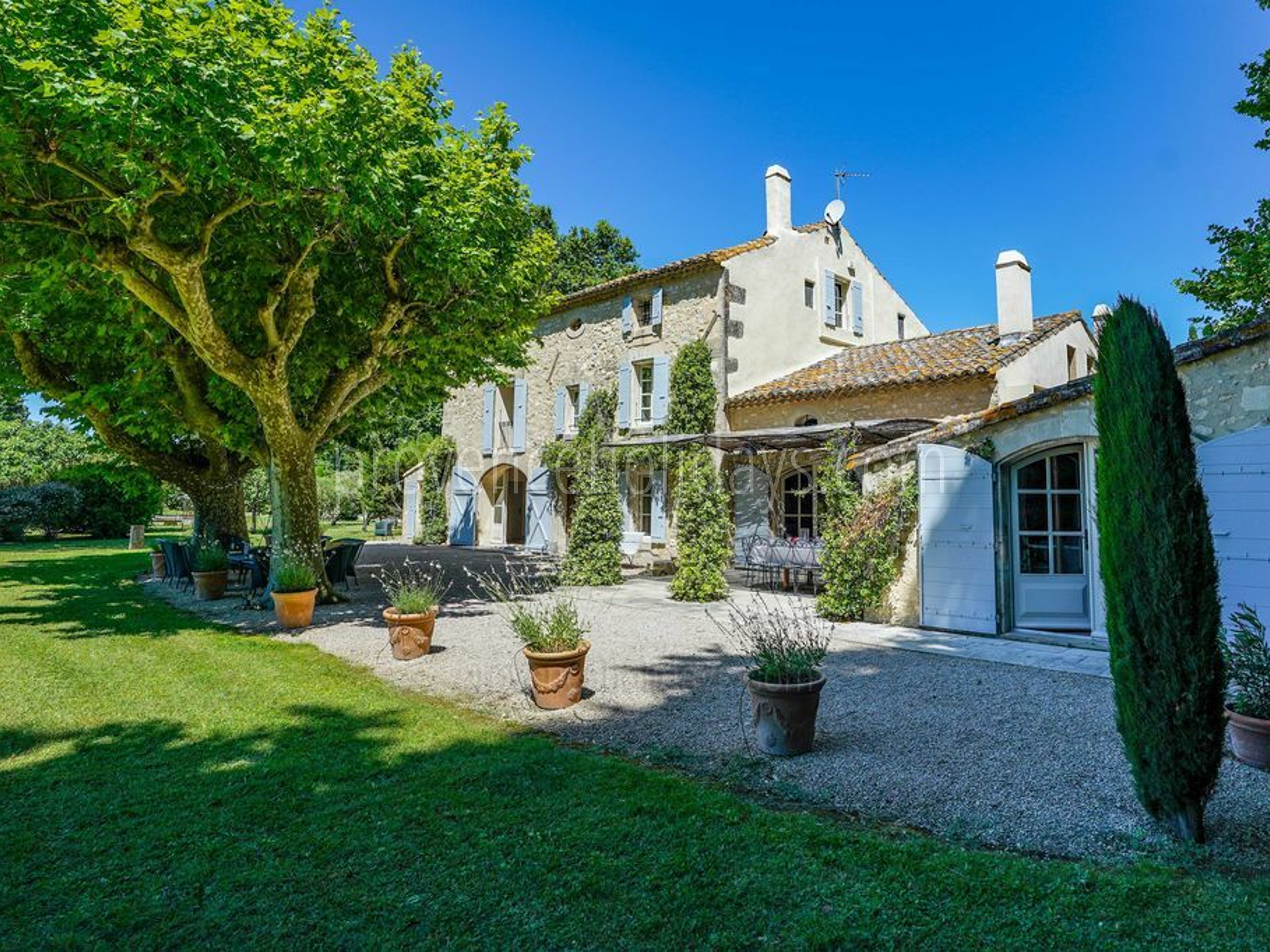 14 - Mas Saint-Andiol: Villa: Exterior