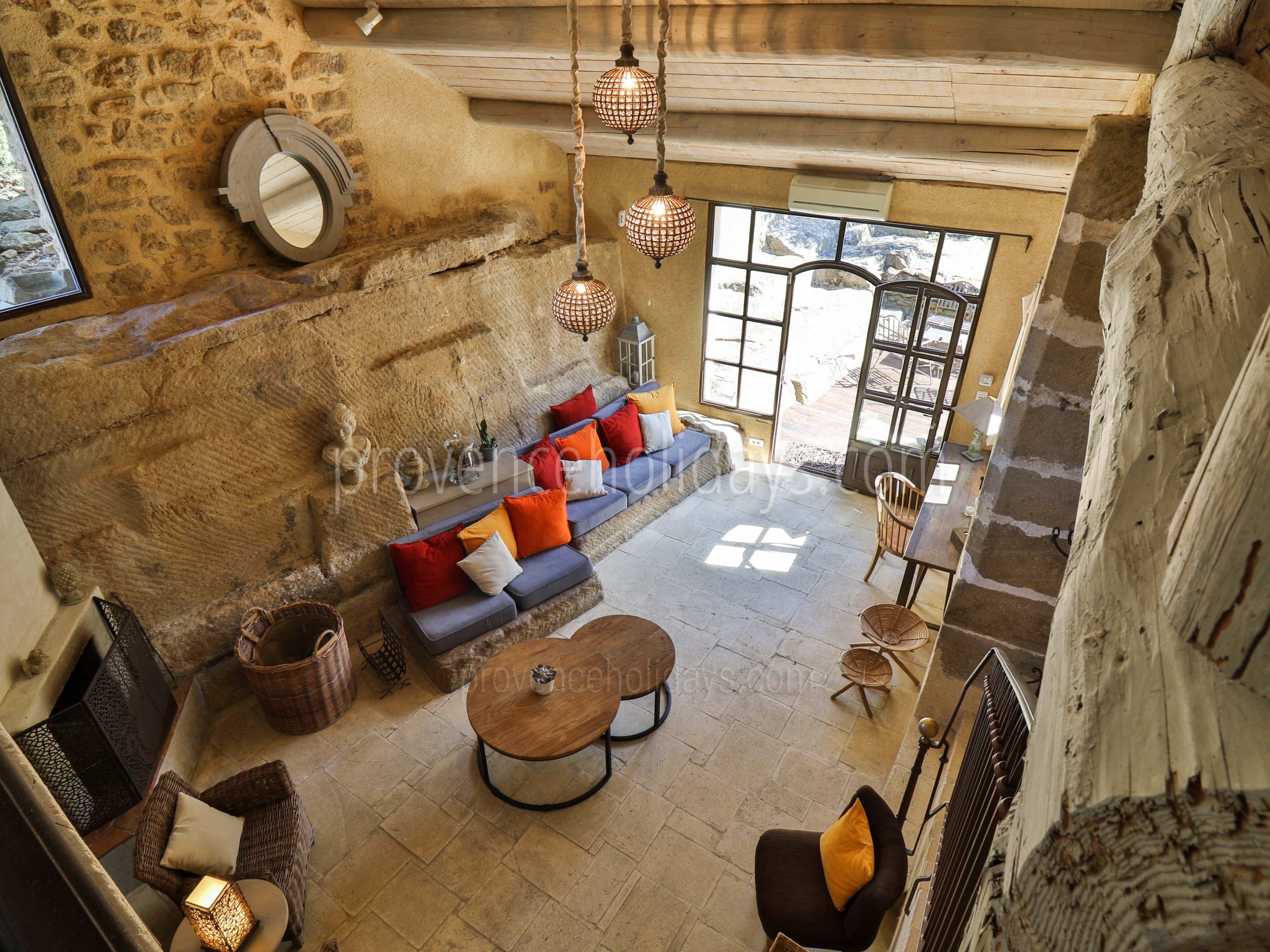 16 - Mas de Beaumes: Villa: Interior