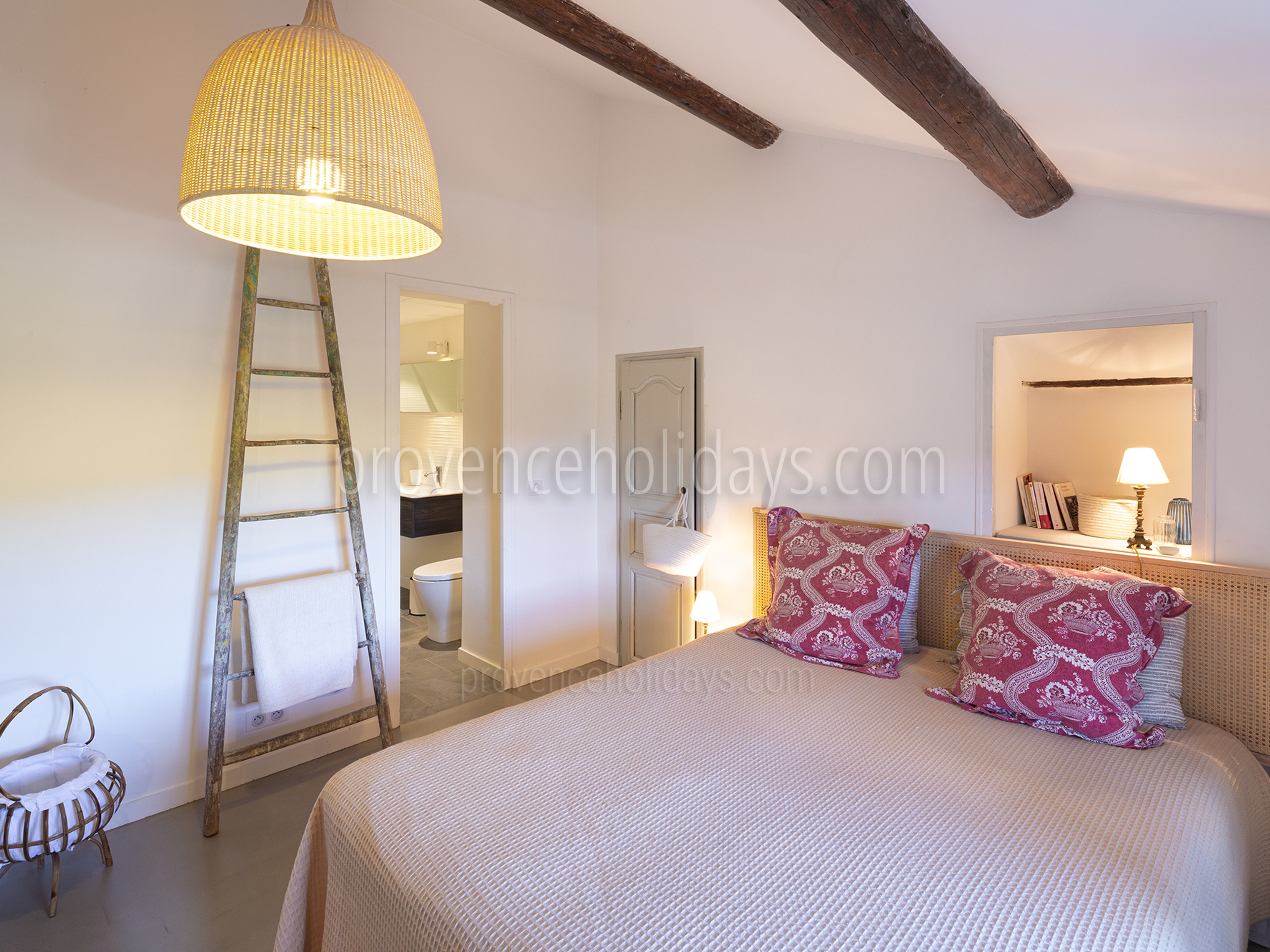 25 - Mas des Ocres: Villa: Bedroom