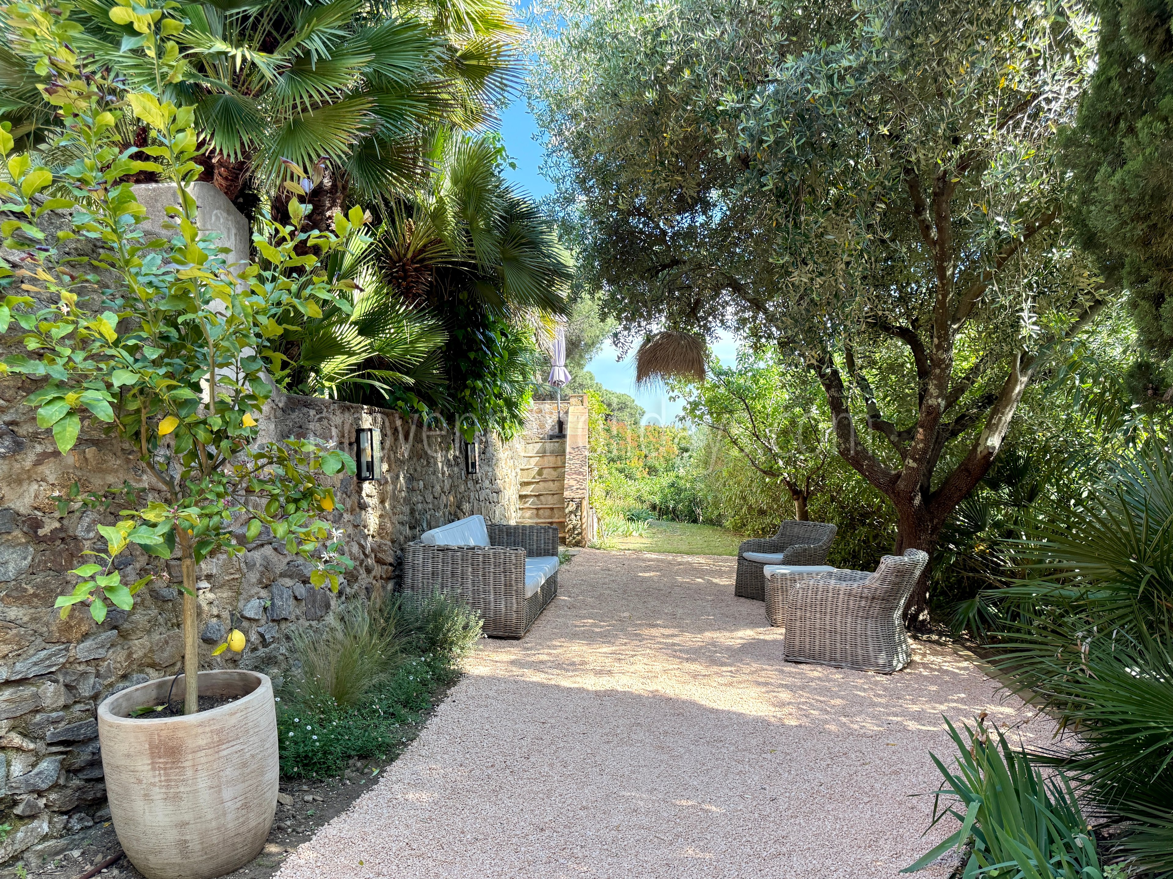 33 - Bastide Shalimar: Villa: Exterior