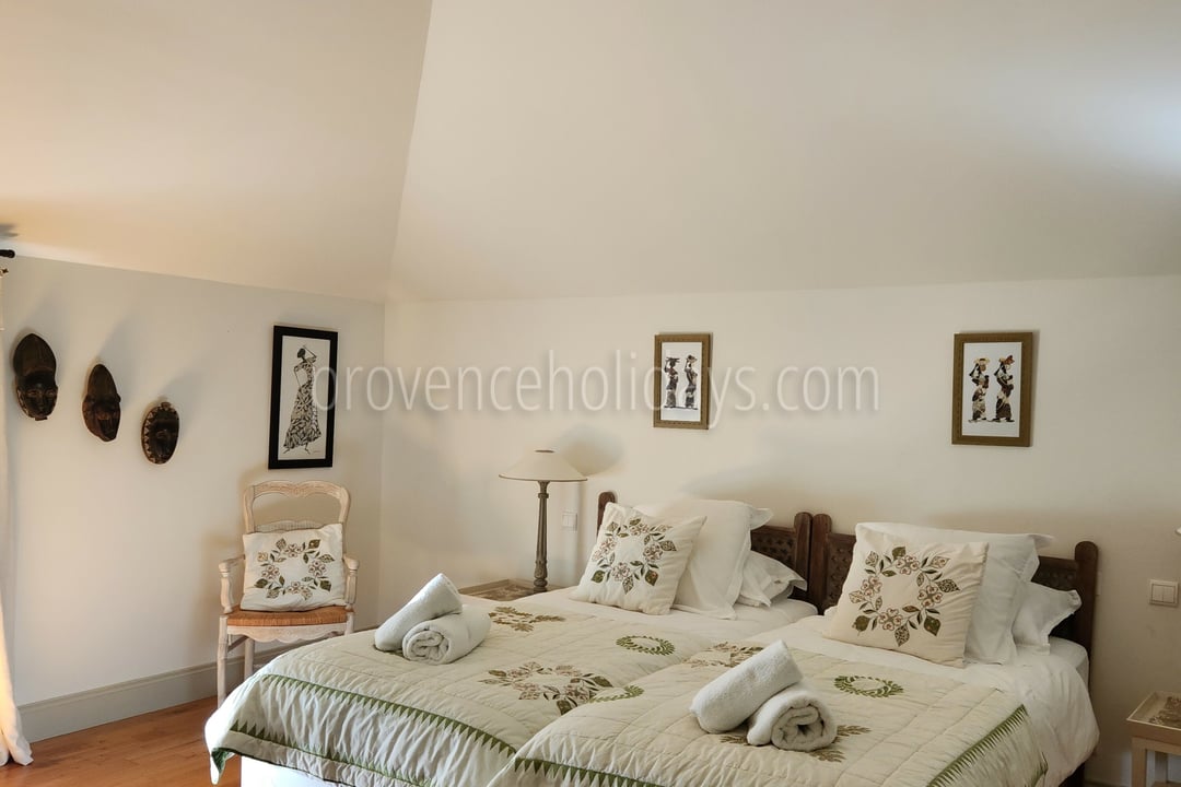 56 - Bastide Lacoste: Villa: Bedroom