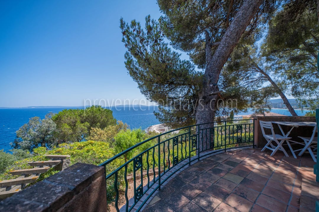 12 - Villa to renovate in Lavandou: Villa: Exterior