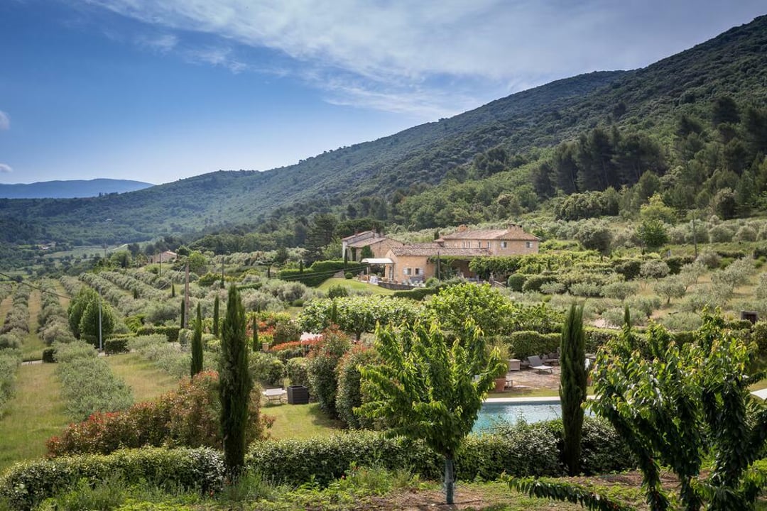 Outstanding Property with Wonderful Views of the Luberon in Bonnieux for Sale Mas Trigaud - 7