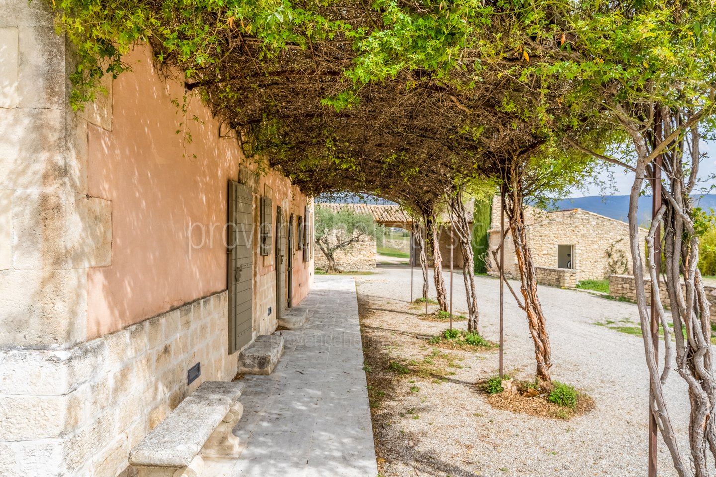 13 - La Bastide des Sources: Villa: Exterior