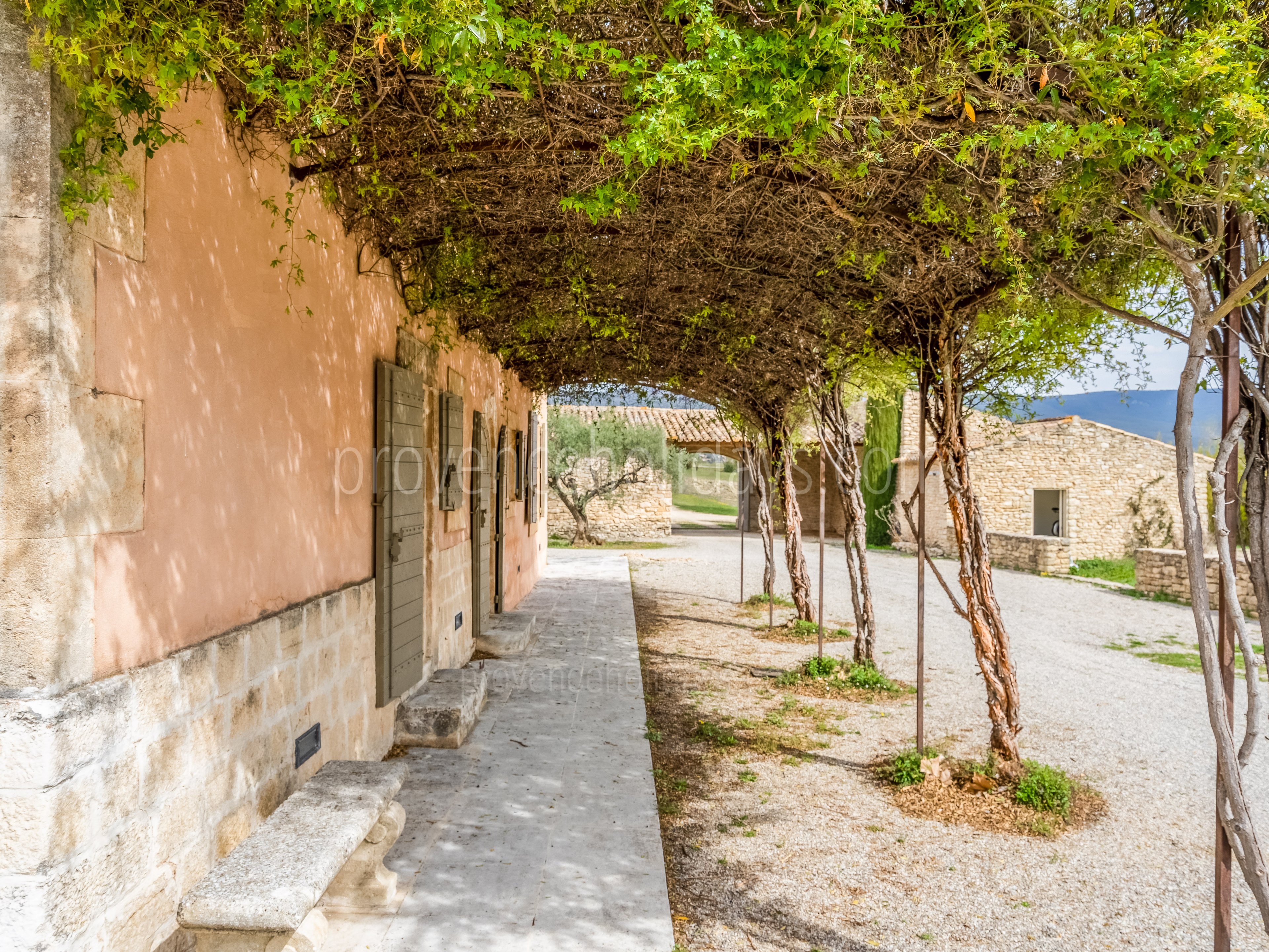 13 - La Bastide des Sources: Villa: Exterior