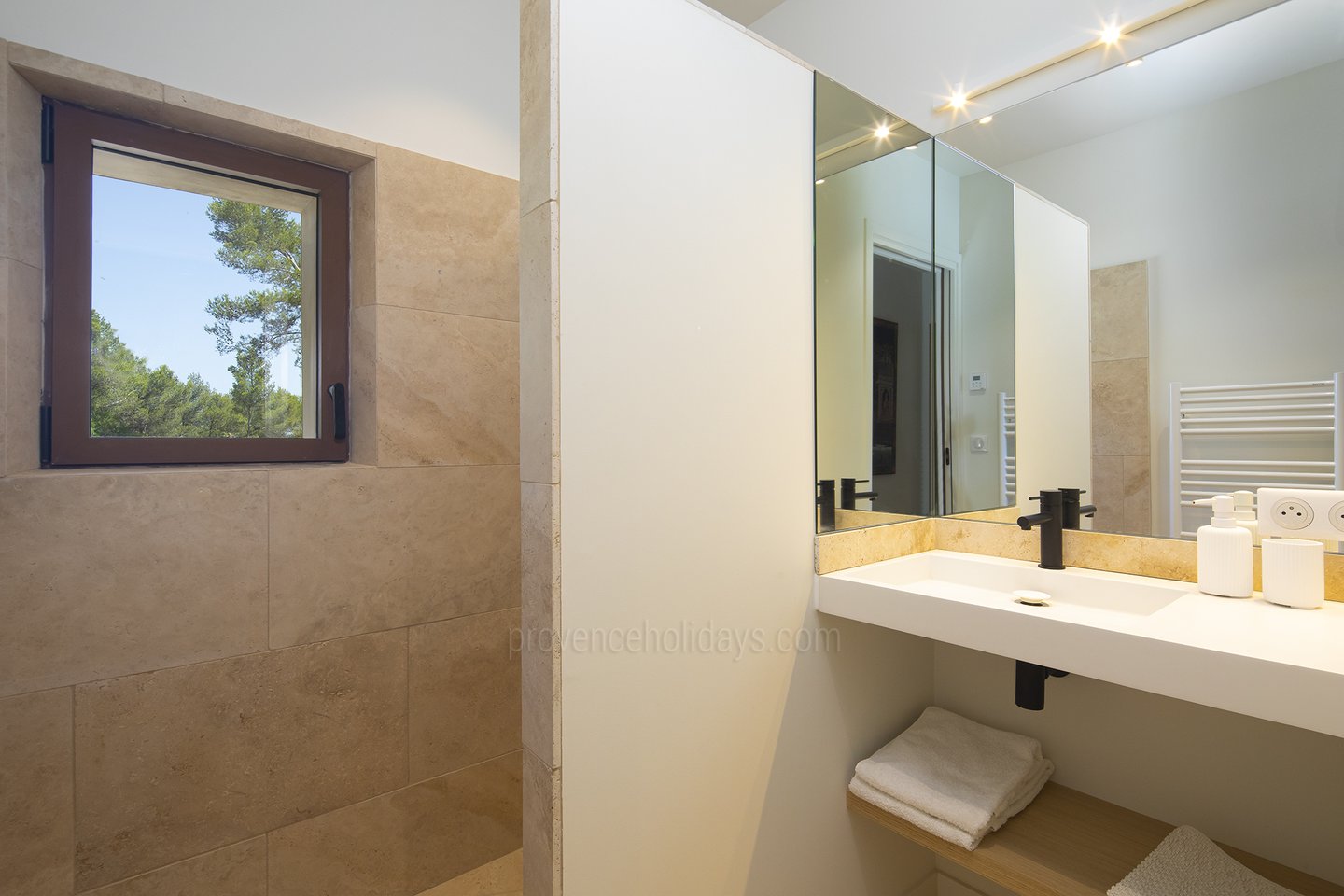 30 - Le Clos du Figuier: Villa: Bathroom