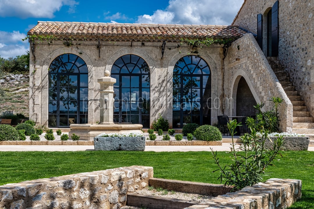 10 - Mas de Pierre: Villa: Exterior