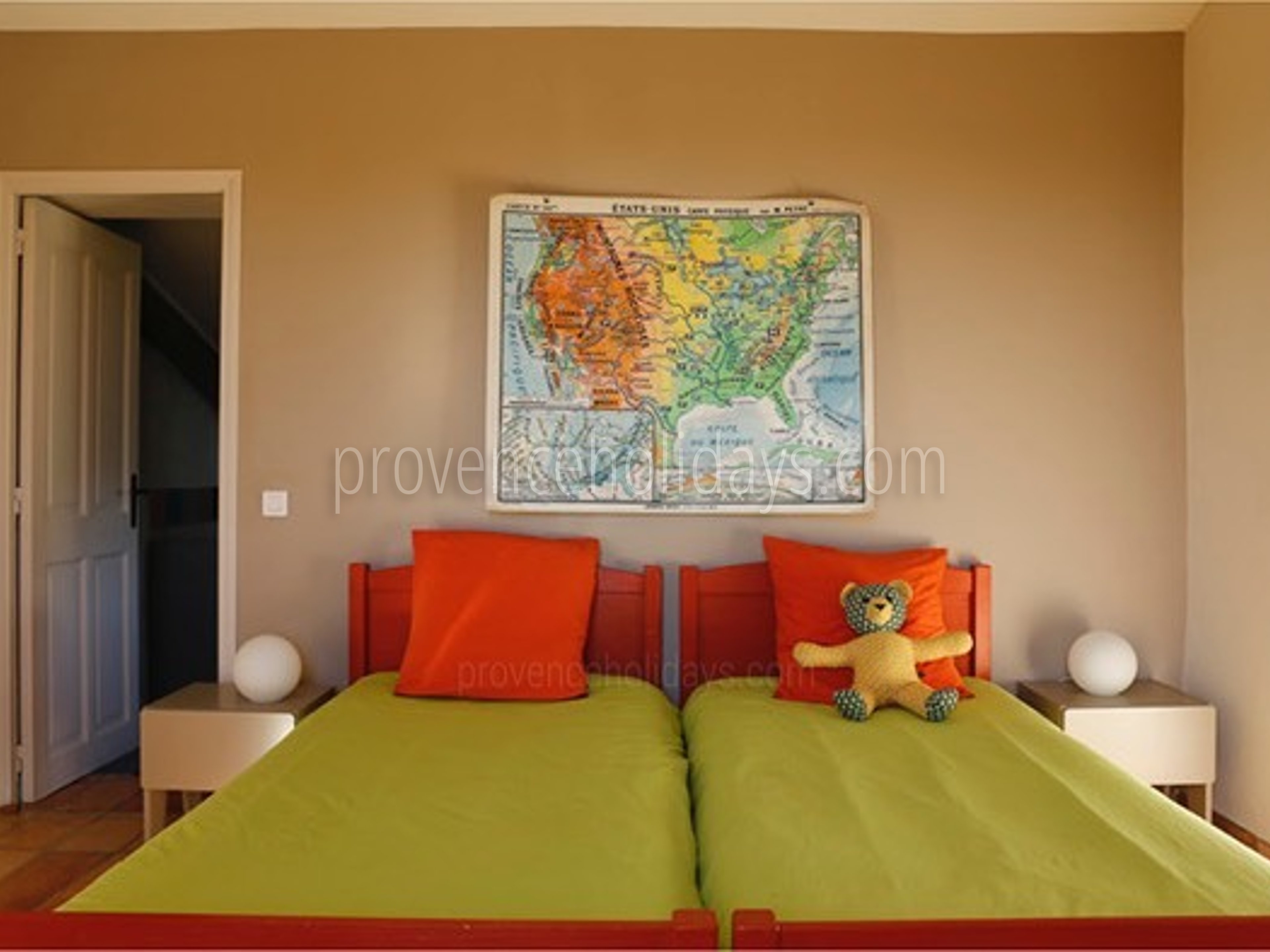 25 - Mas de Charla: Villa: Interior