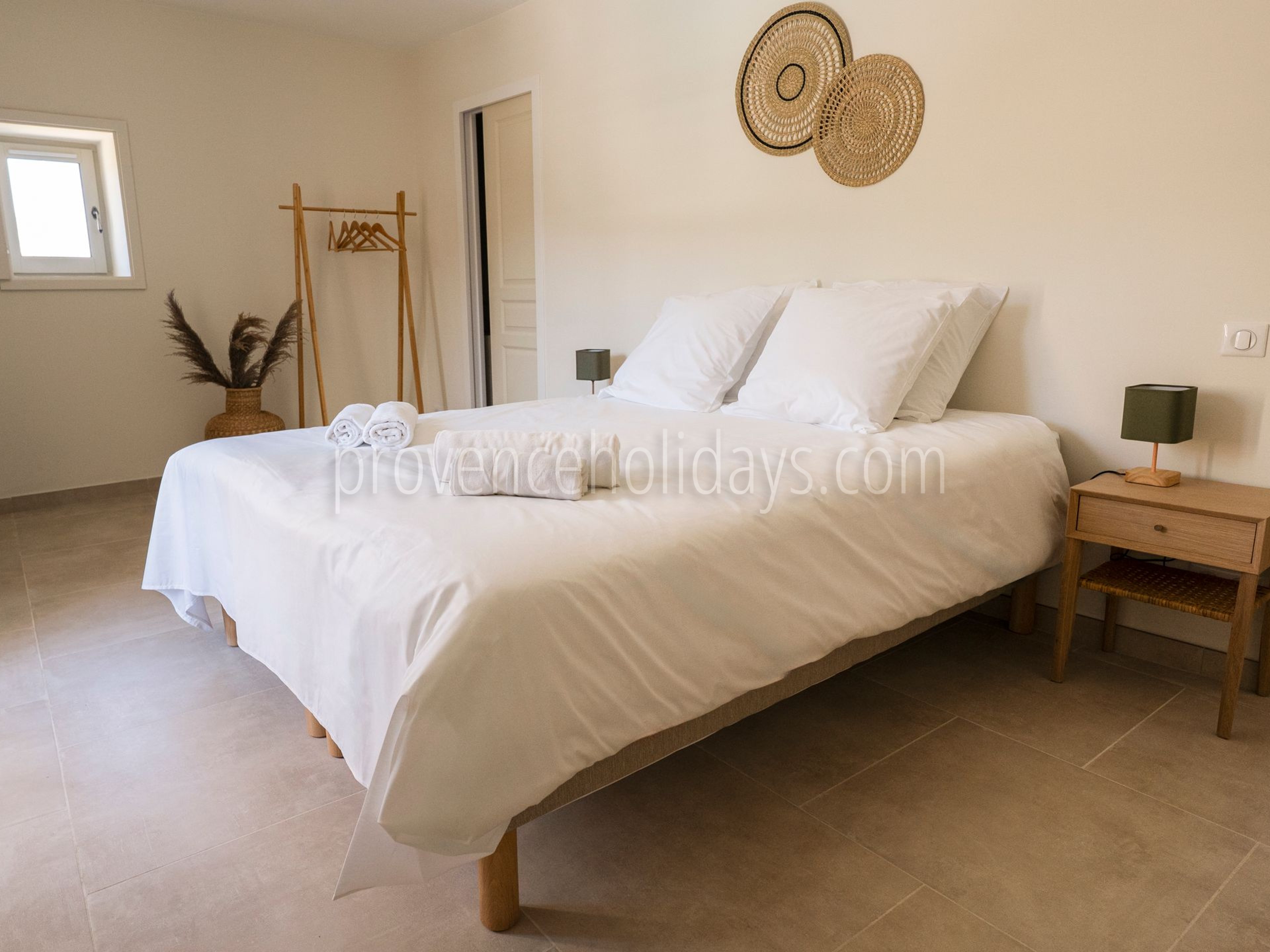 30 - Villa l\'Heure Dorée: Villa: Bedroom