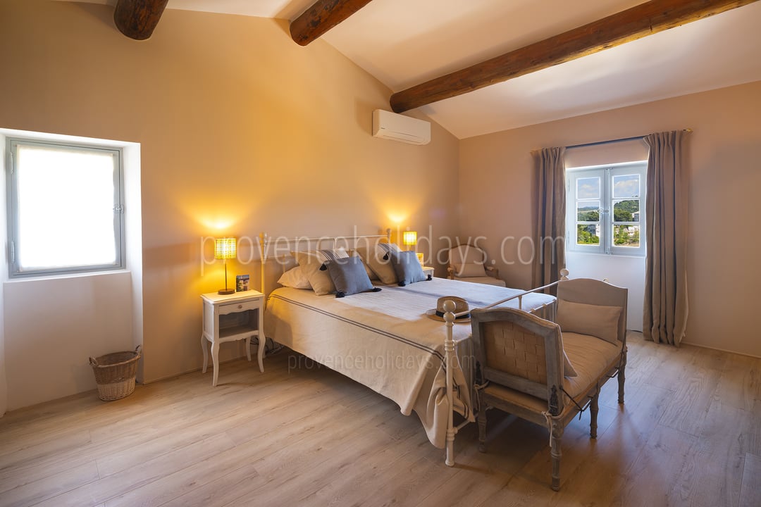 3 - Maison Ménerbes: Villa: Bedroom