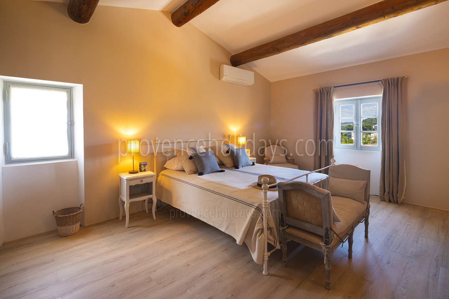 3 - Maison Ménerbes: Villa: Bedroom