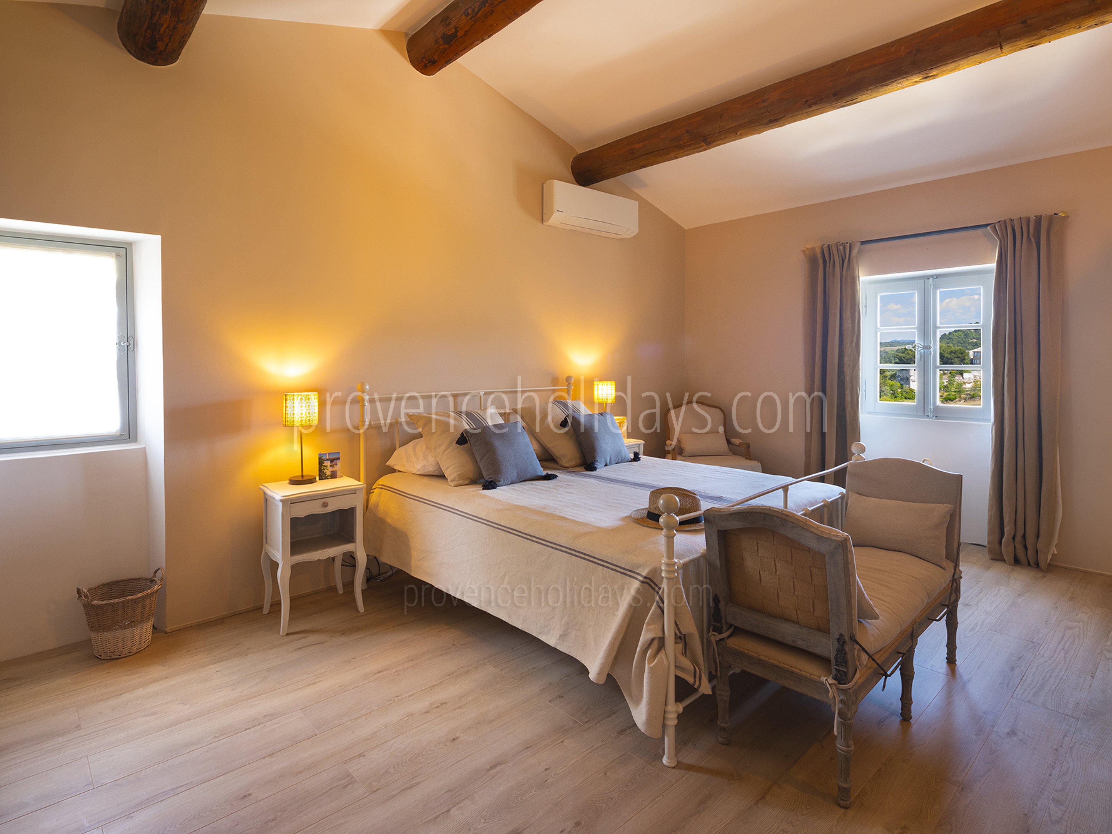 3 - Maison Ménerbes: Villa: Bedroom