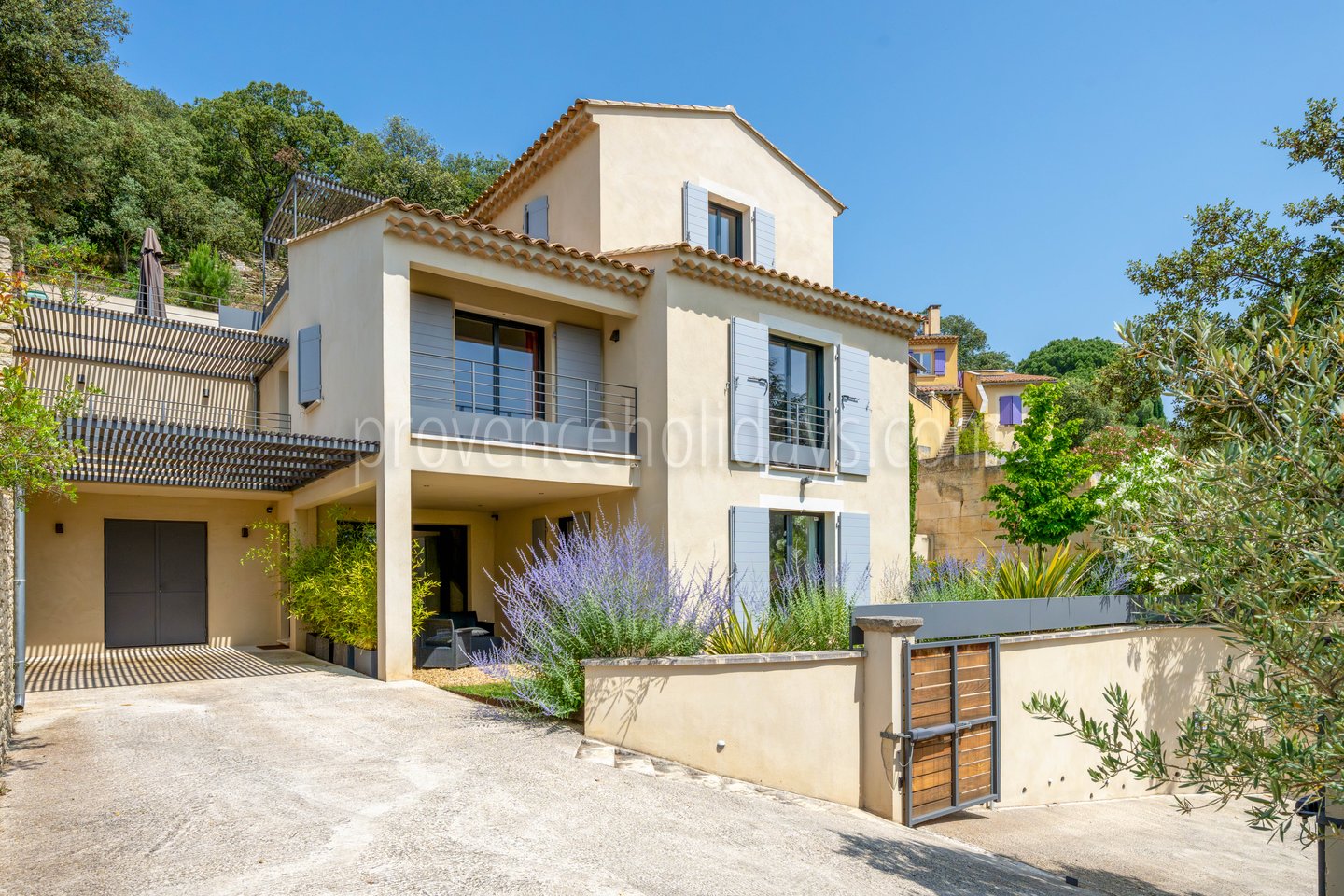 26 - Le Belvédère Provençal: Villa: Exterior