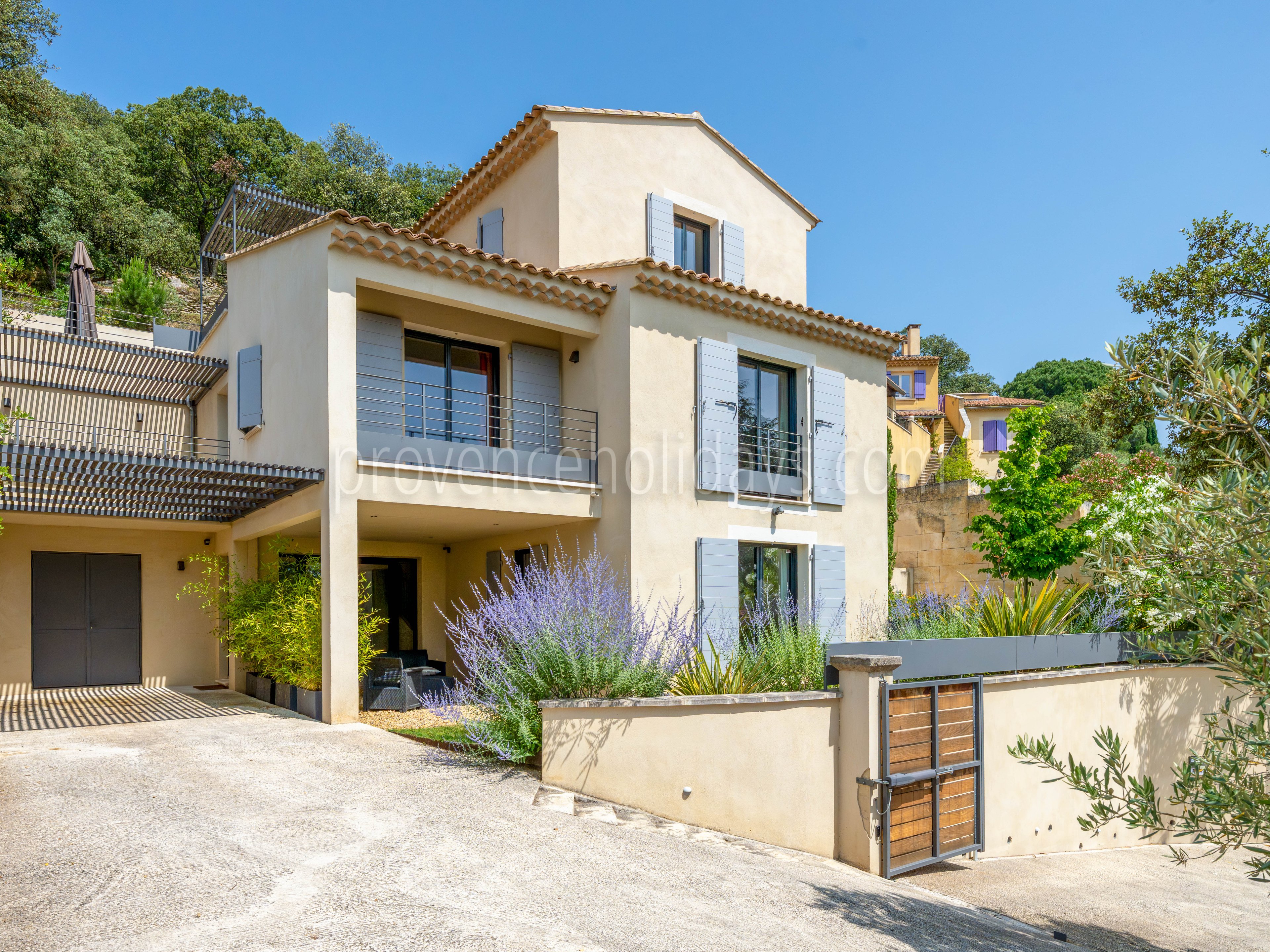 26 - Le Belvédère Provençal: Villa: Exterior