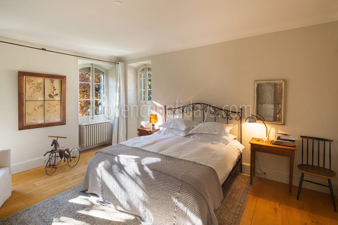 38 - Mas Provence: Villa: Bedroom