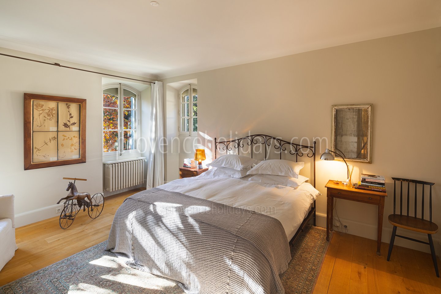 38 - Mas Provence: Villa: Bedroom