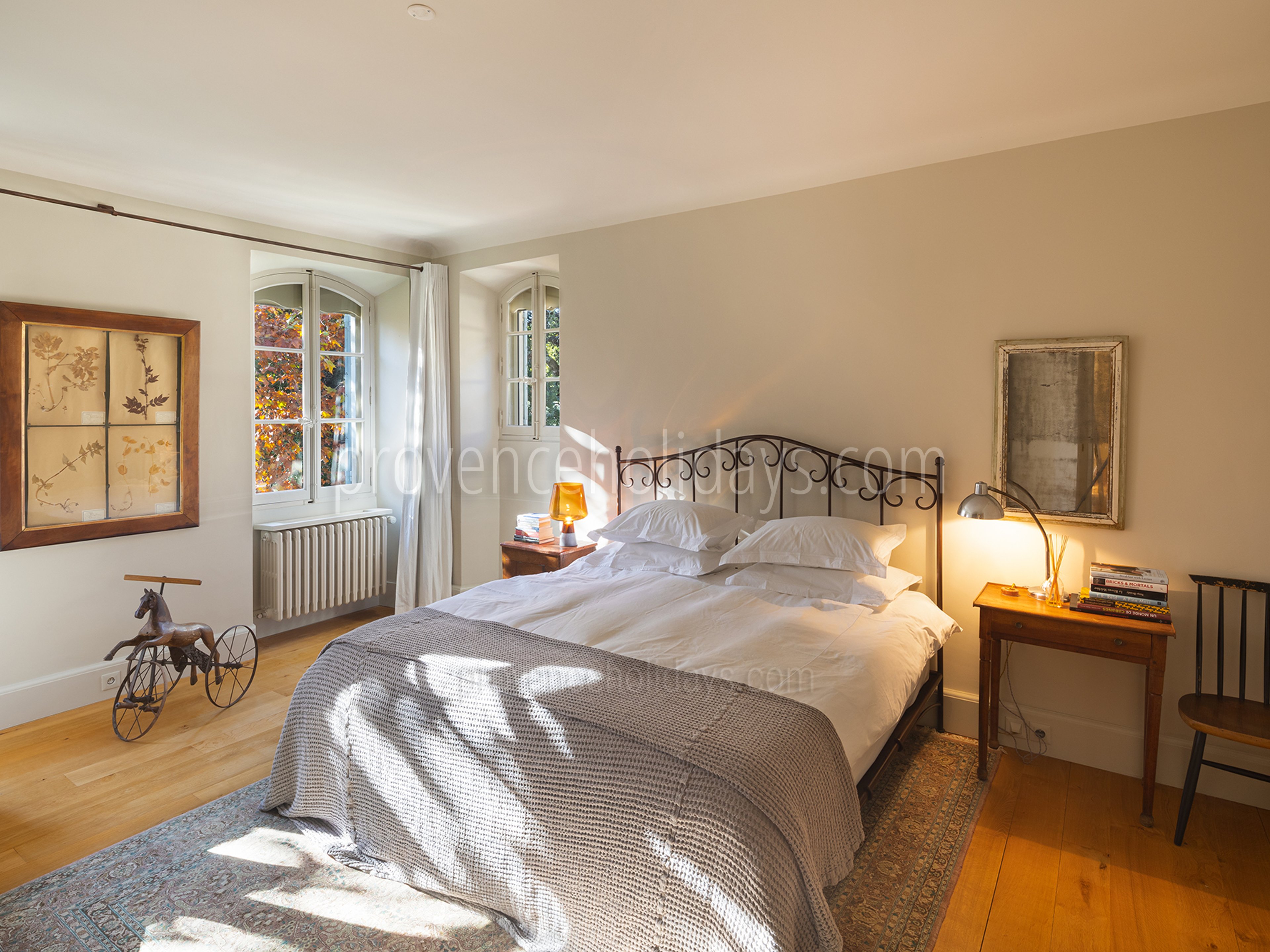 38 - Mas Provence: Villa: Bedroom