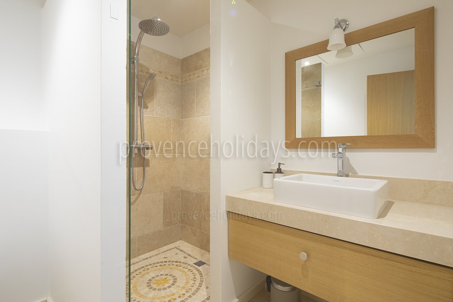 34 - Mas du Carlet: Villa: Bathroom