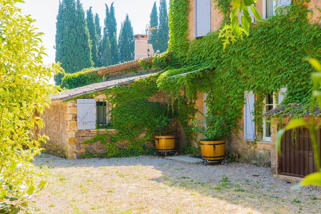 Magnificent Bastide in the heart of the Plaine des Maures 4 - Bastide du Var: Villa: Exterior