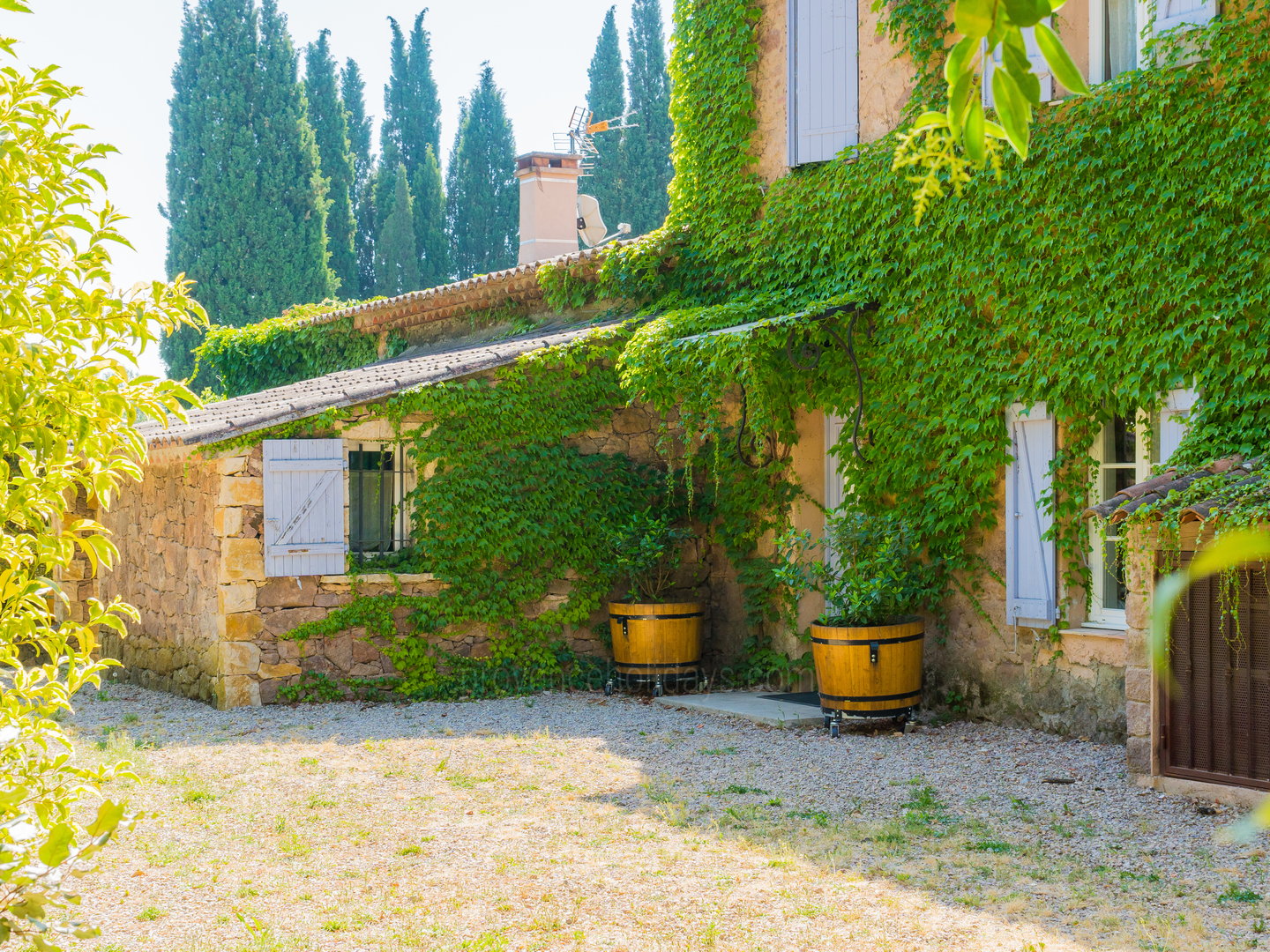 25 - Bastide du Var: Villa: Exterior