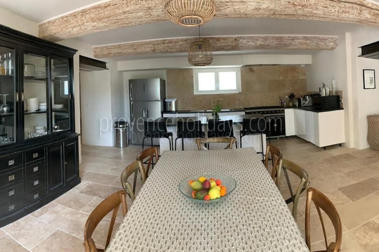 7 - Mas Cyprinidé: Villa: Interior