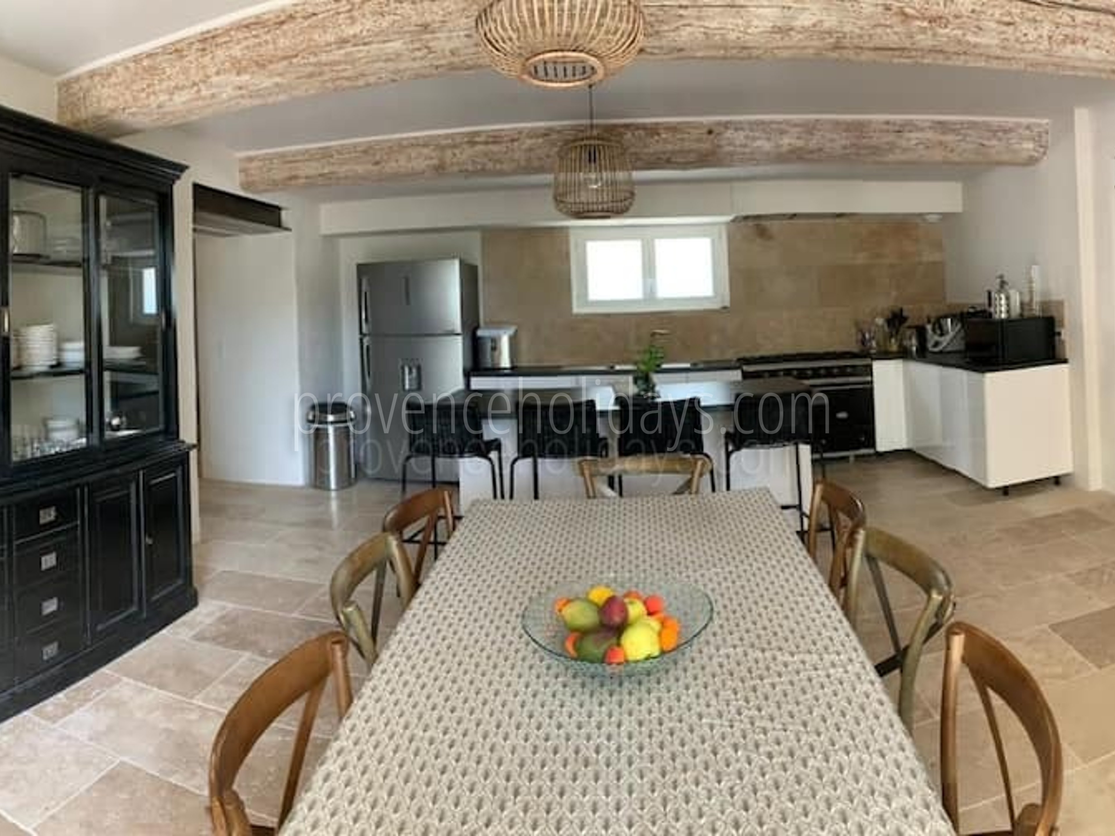 7 - Mas Cyprinidé: Villa: Interior