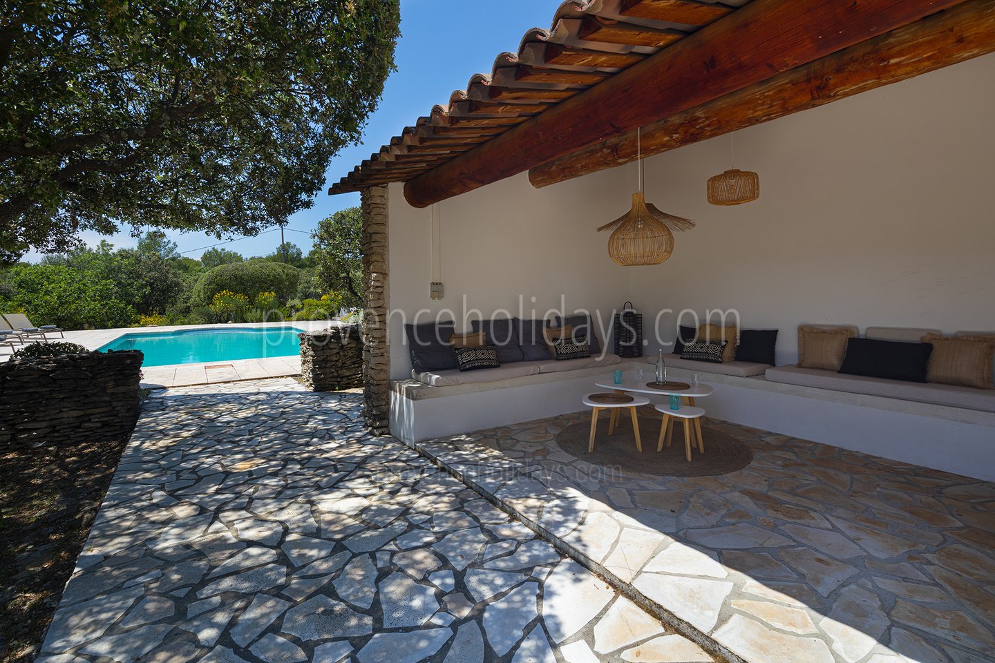 24 - Mas de Gordes: Villa: Exterior
