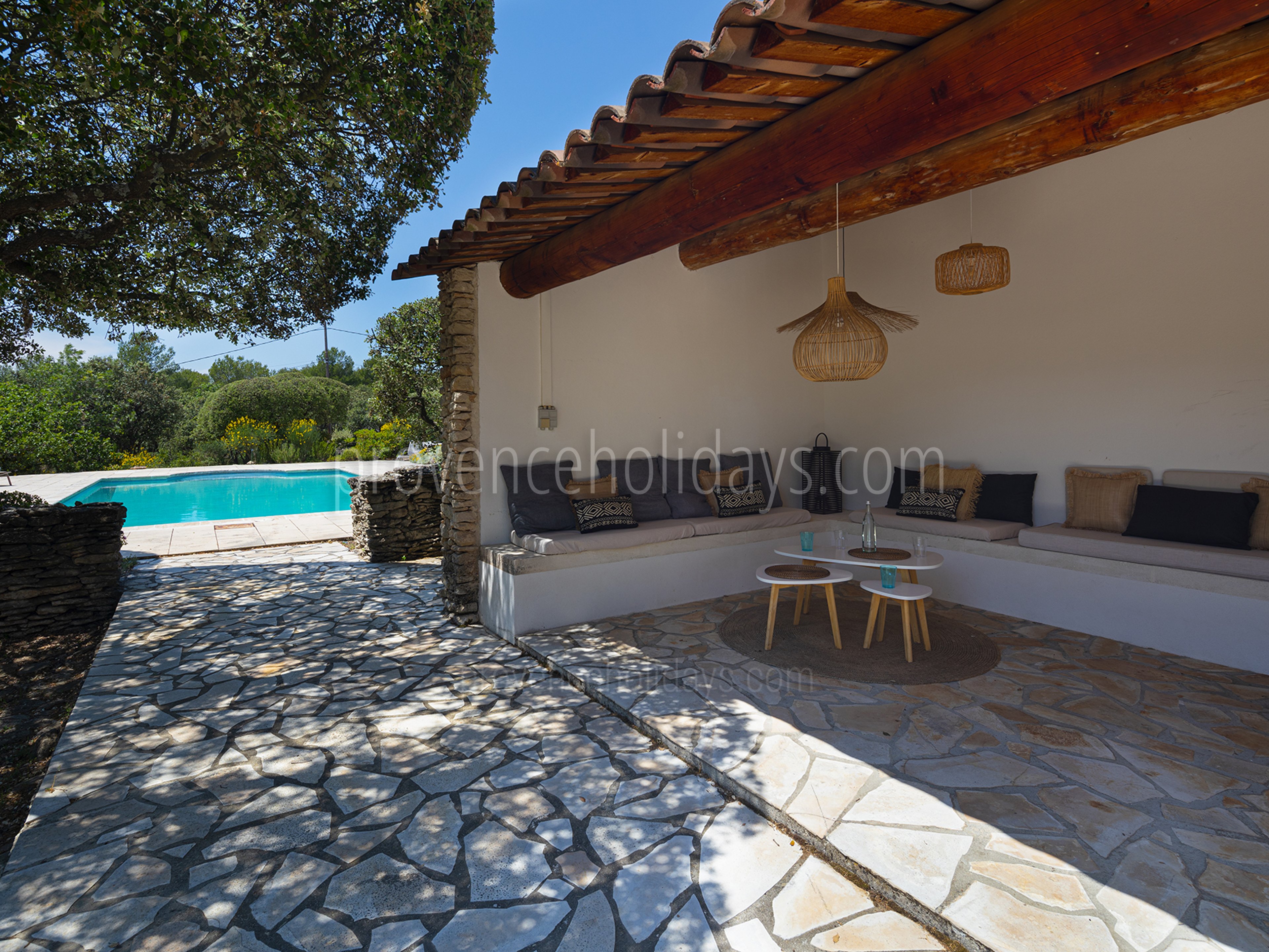 24 - Mas de Gordes: Villa: Exterior