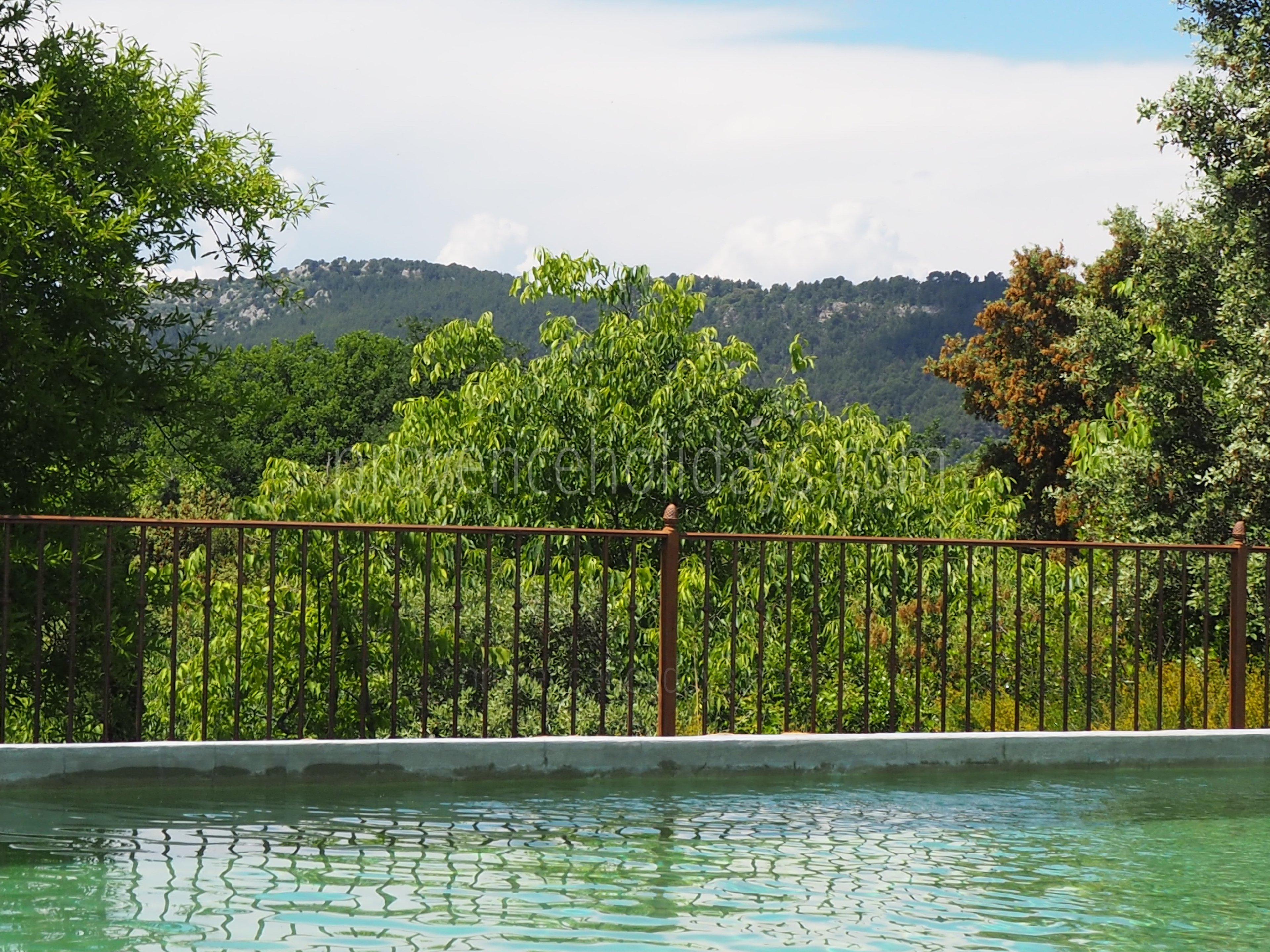 58 - Mas de Beaumes: Villa: Exterior
