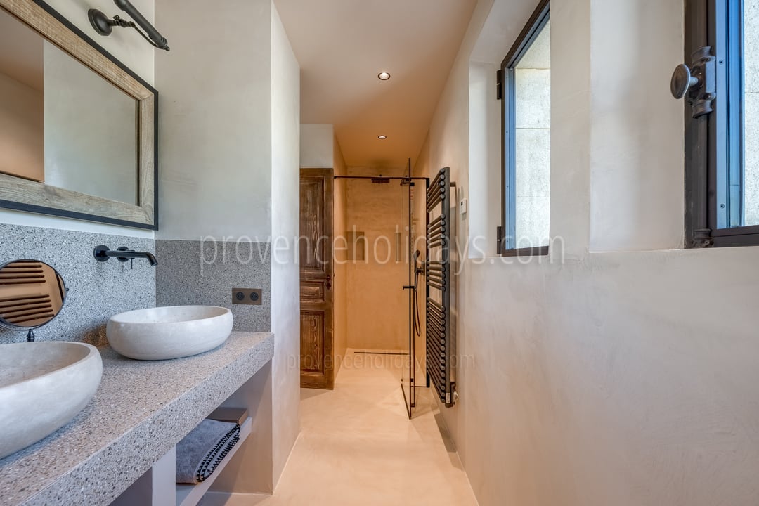44 - Mas de la Douce Filiole: Villa: Bathroom
