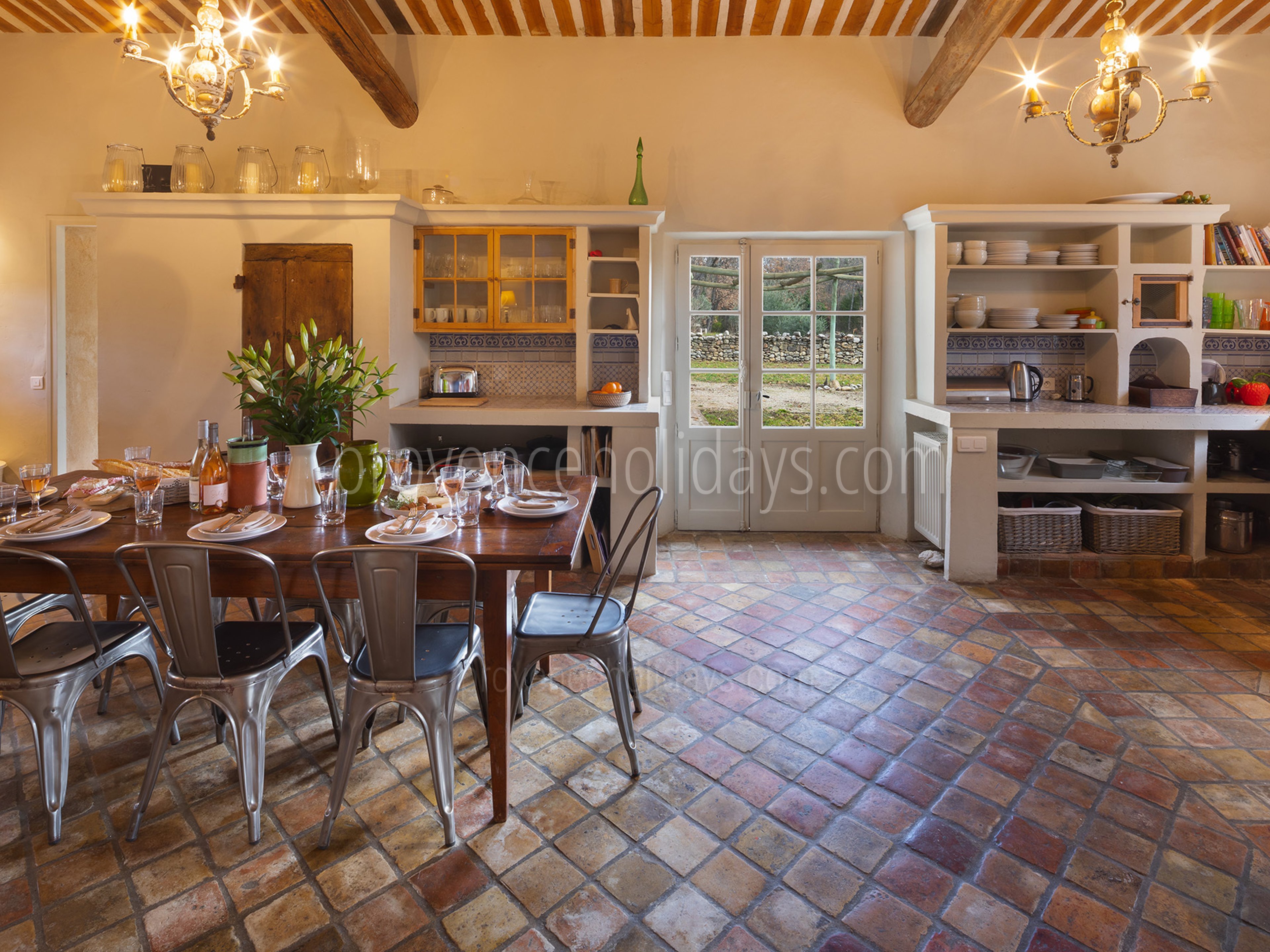 79 - Mas des Lavandes: Villa: Interior