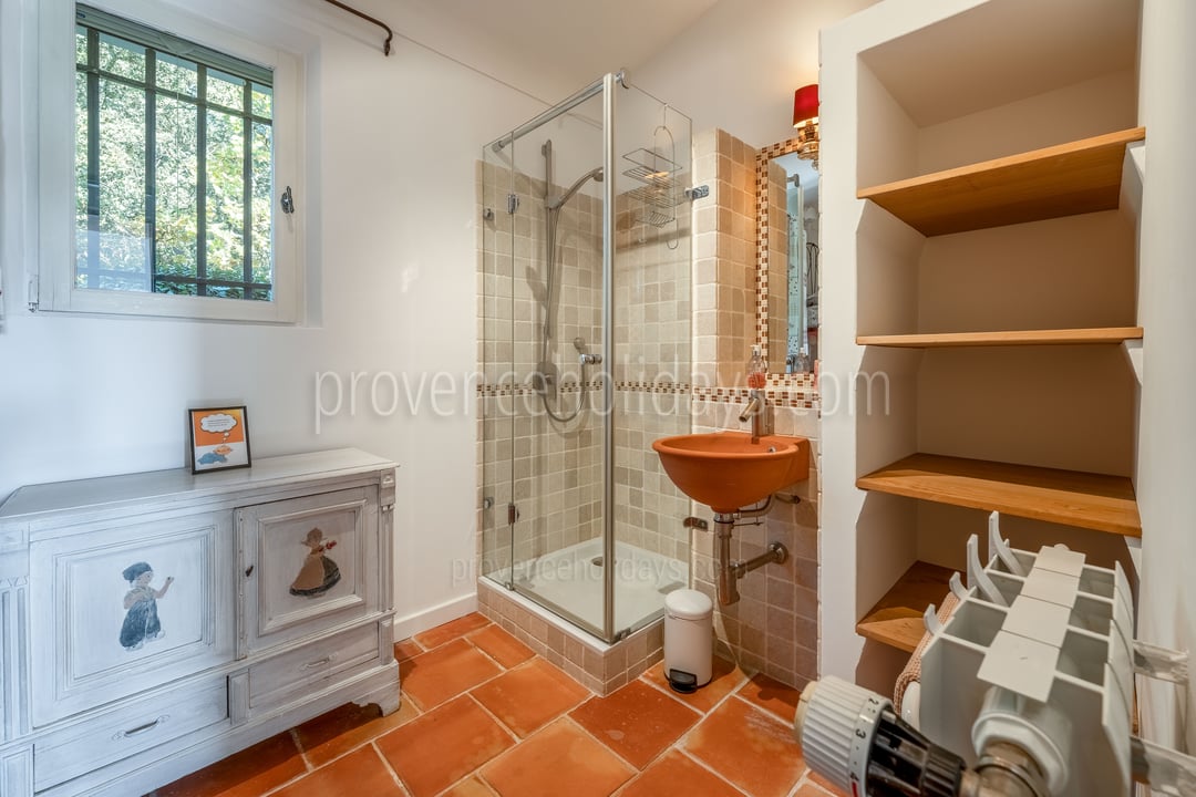60 - Villa Provençale: Villa: Bathroom