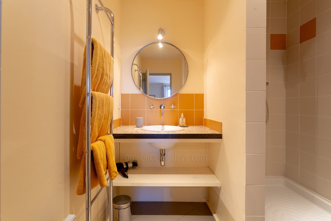 62 - Grand Mas de Cairanne: Villa: Bathroom