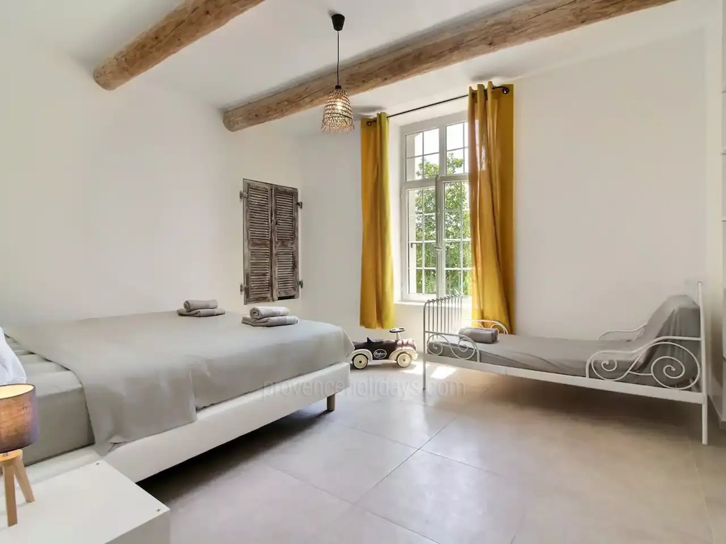 19 - Maison de la Sorgue: Villa: Bedroom