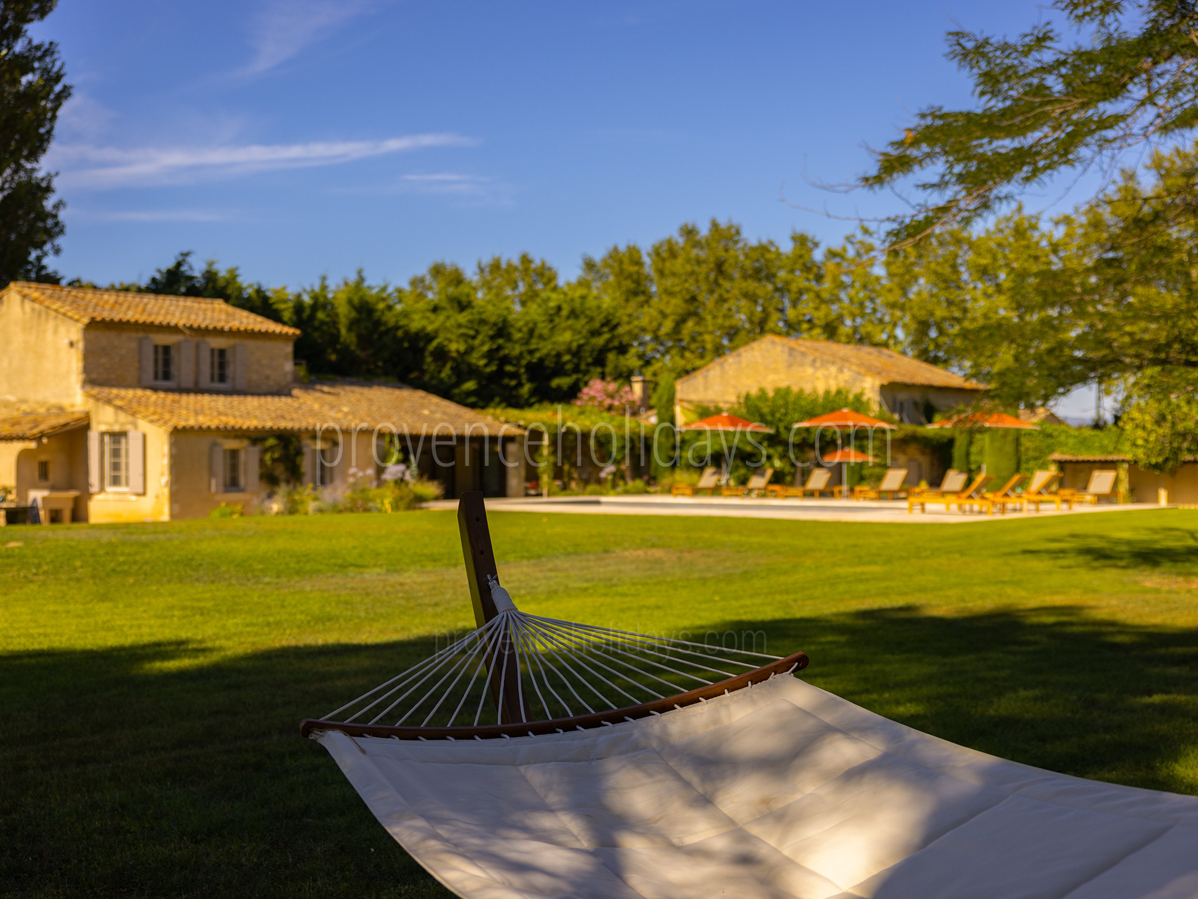 18 - Le Mas des Magnans: Villa: Exterior