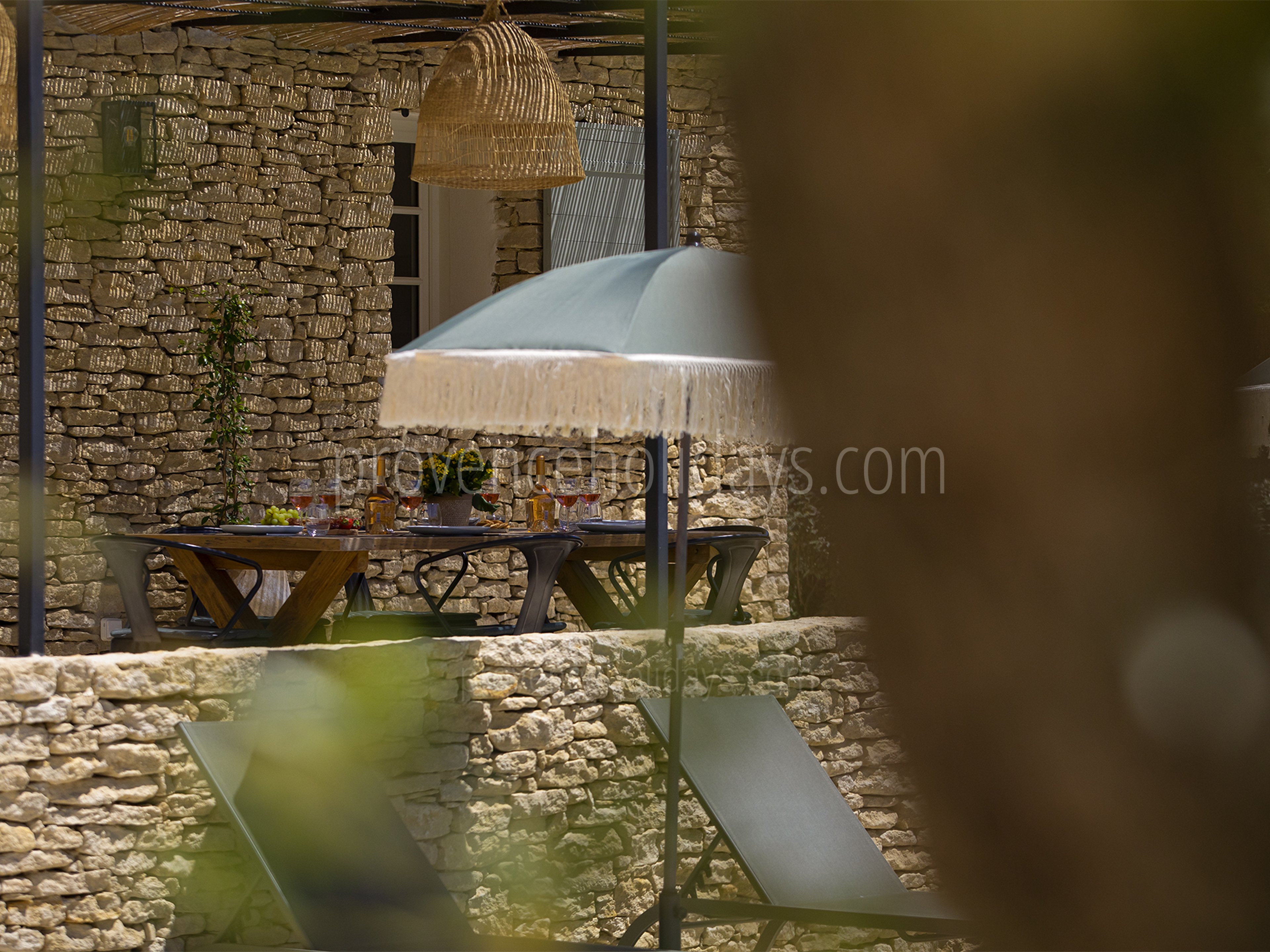 15 - Mas de Fontblanche: Villa: Exterior