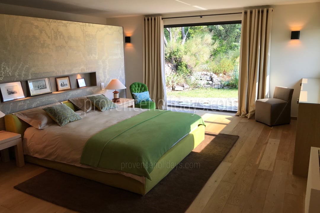 4 - Villa Lavandin: Villa: Bedroom