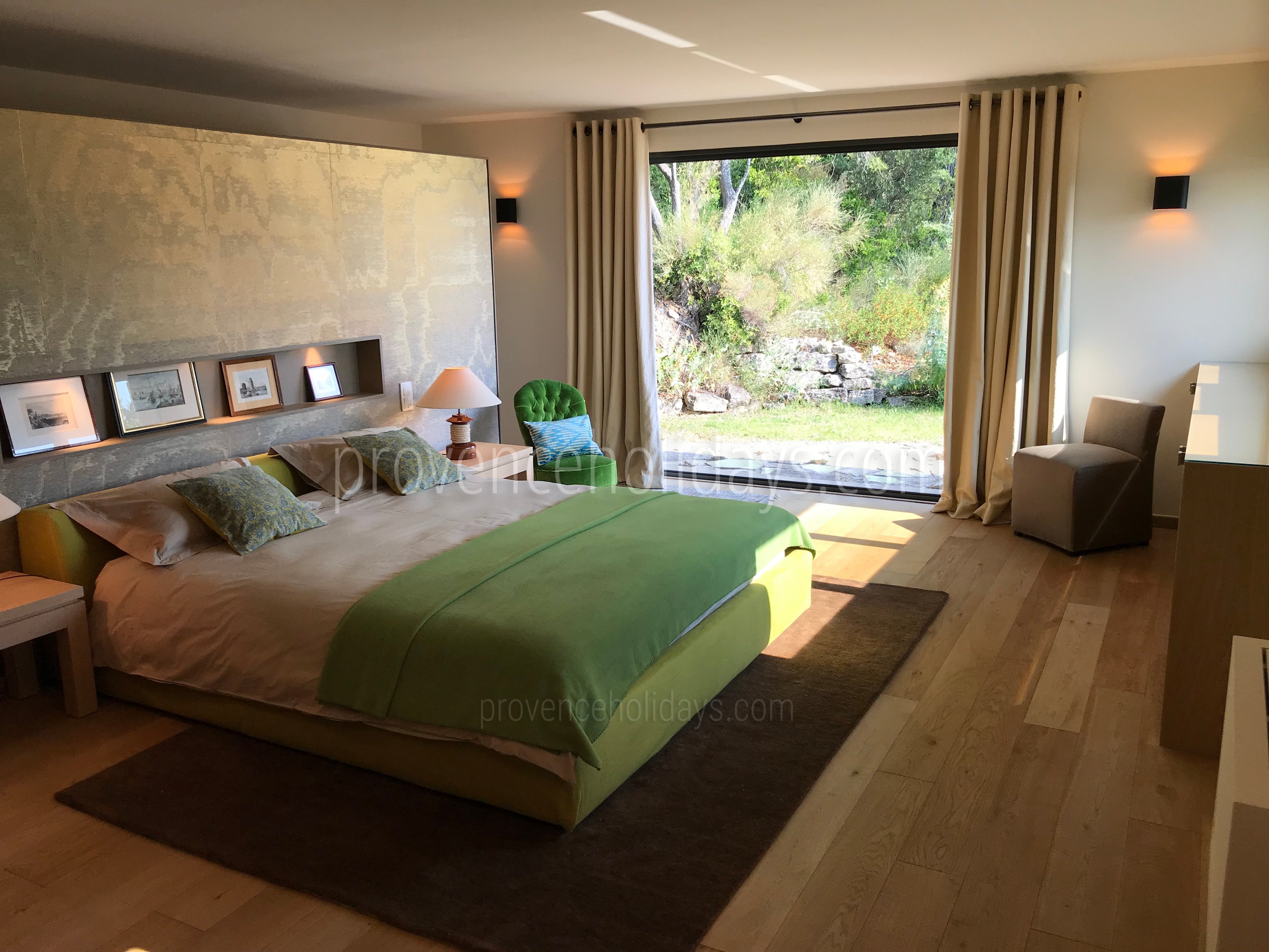 4 - Villa Lavandin: Villa: Bedroom