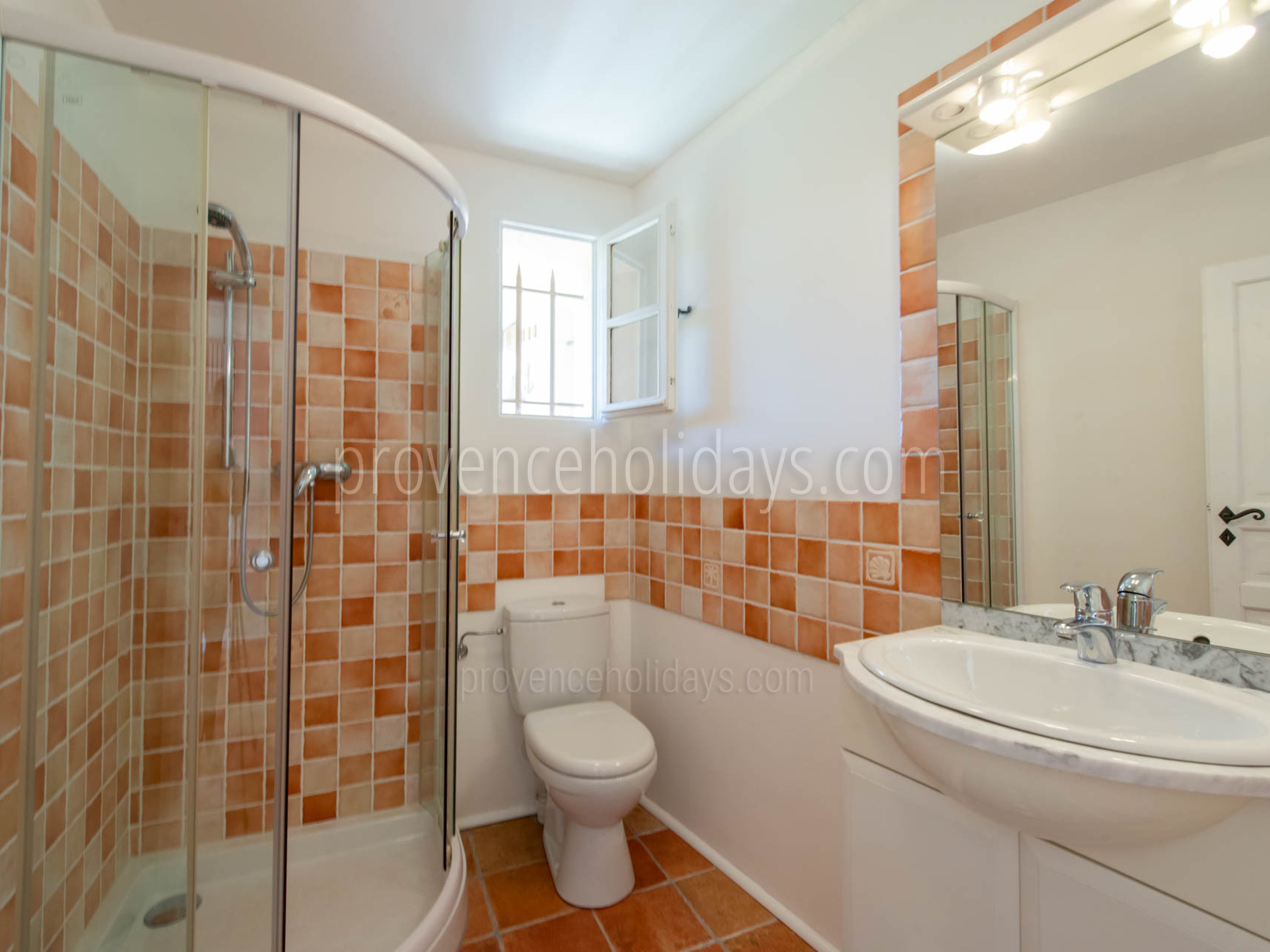 8 - Villa Valombreuse: Villa: Bathroom