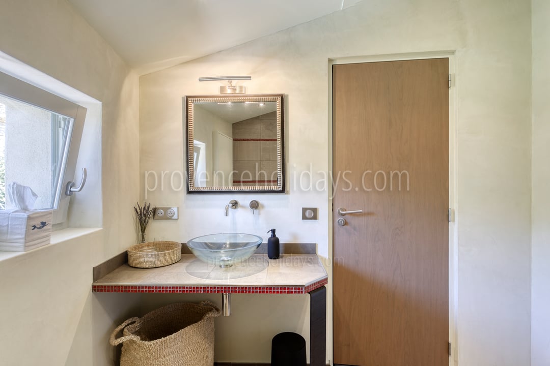 27 - Le Mas du Vallon: Villa: Bathroom