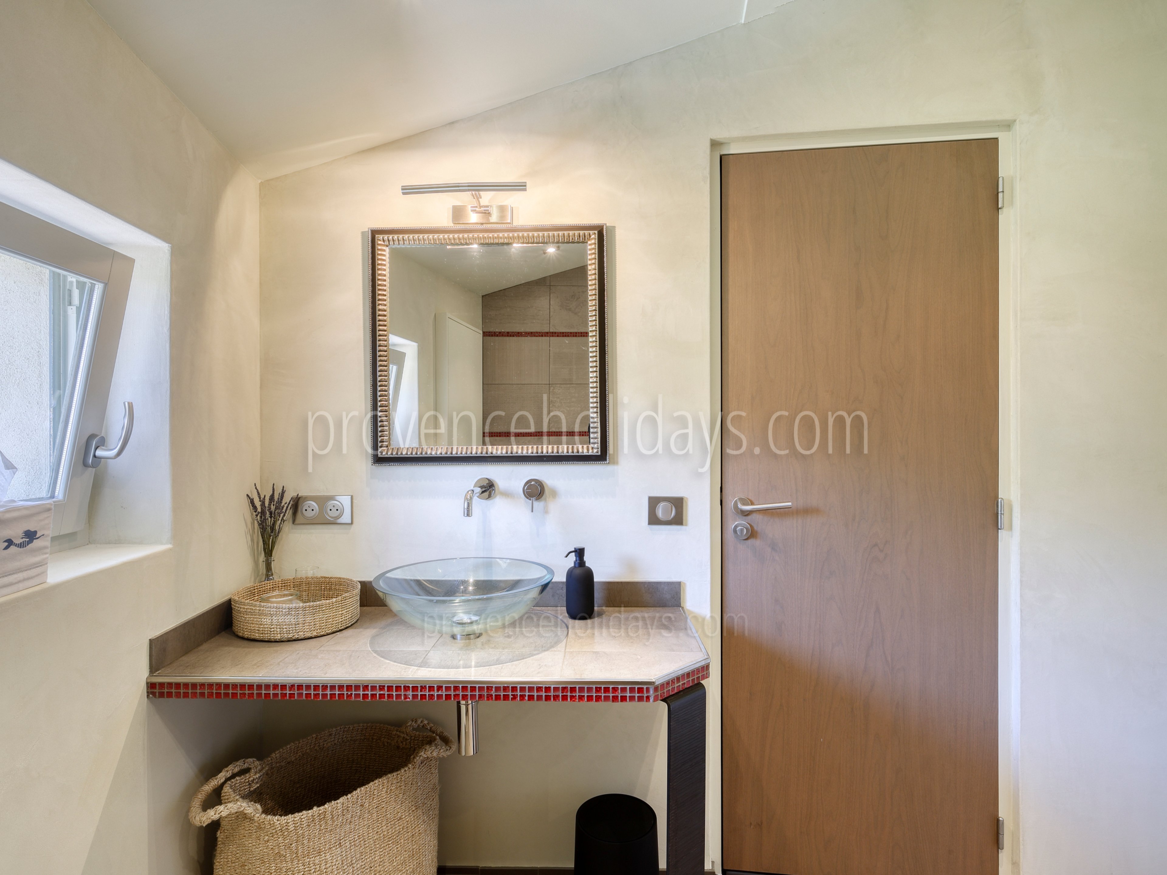 27 - Le Mas du Vallon: Villa: Bathroom