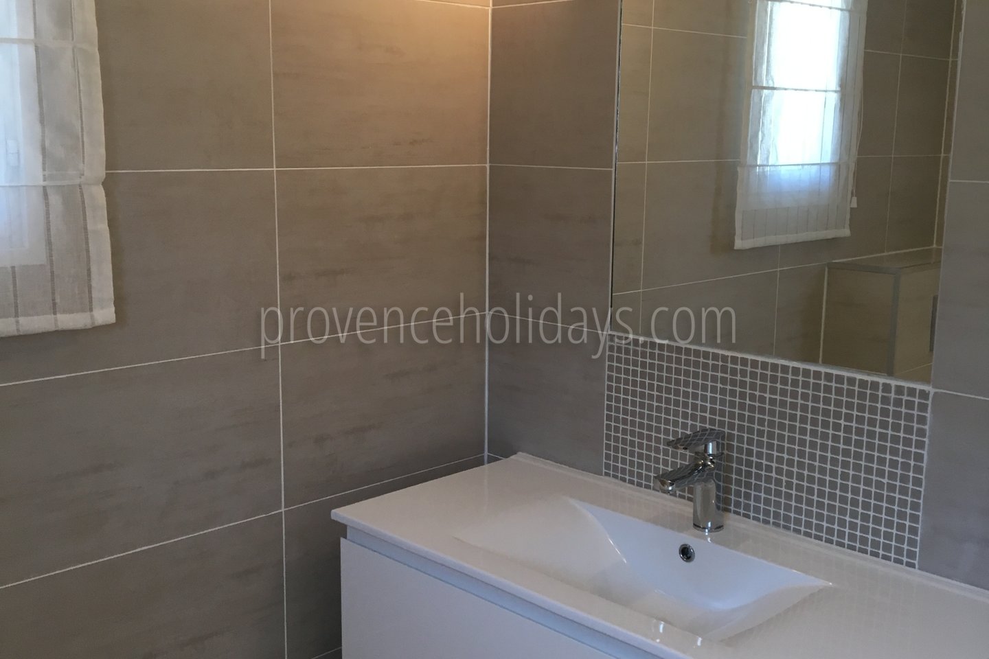31 - Le Mas des Lys: Villa: Bathroom