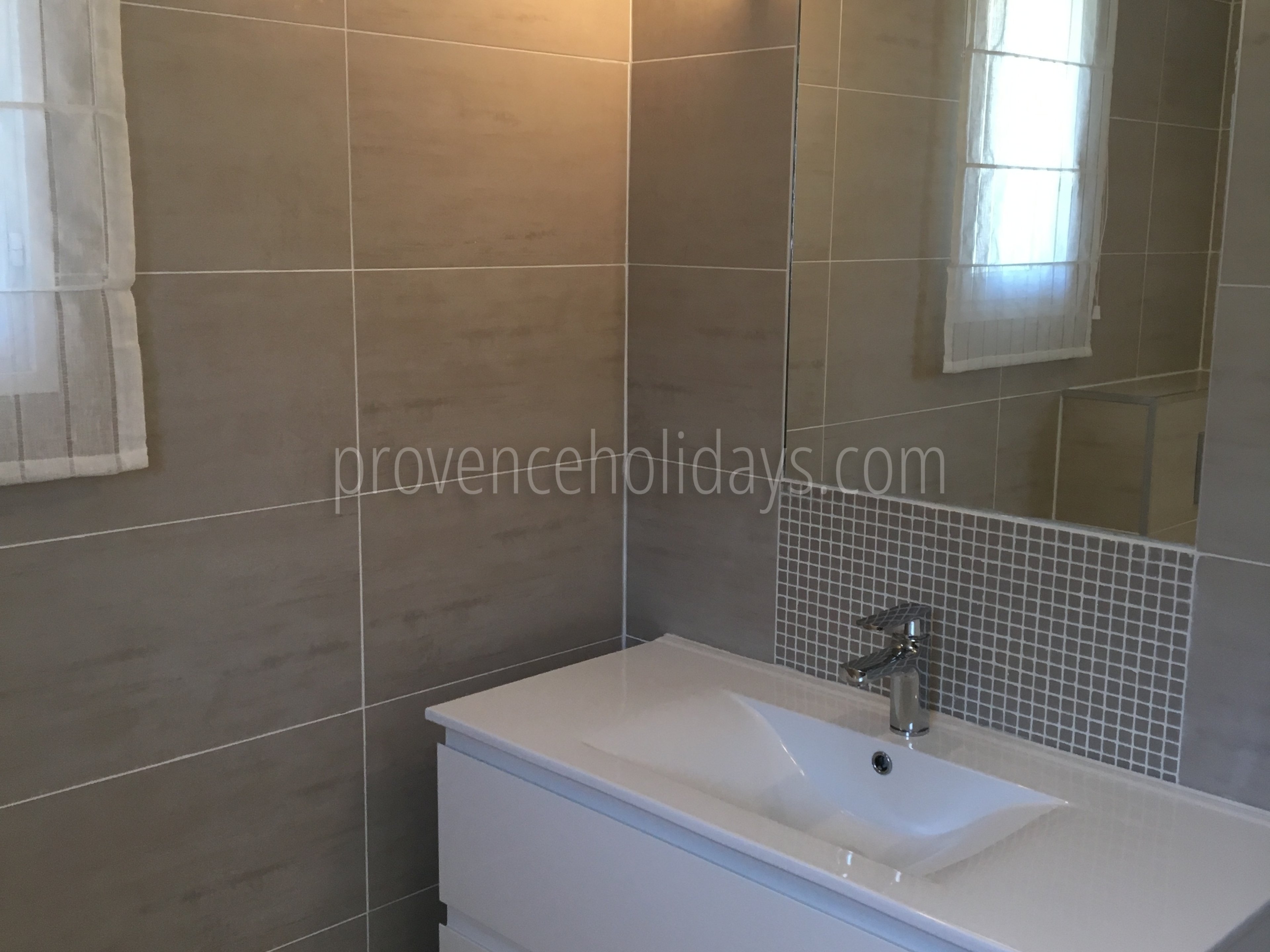 31 - Le Mas des Lys: Villa: Bathroom