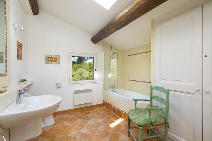 29 - Mas des Pins: Villa: Bathroom