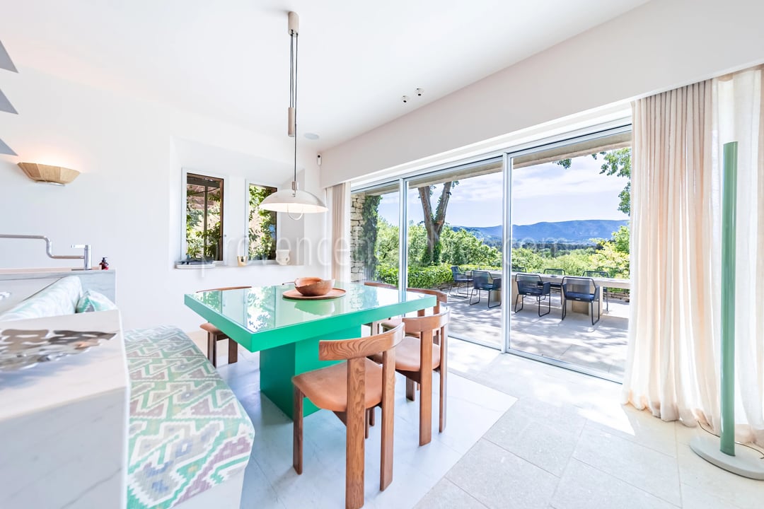 6 - Stone Property in Ménerbes: Villa: Interior