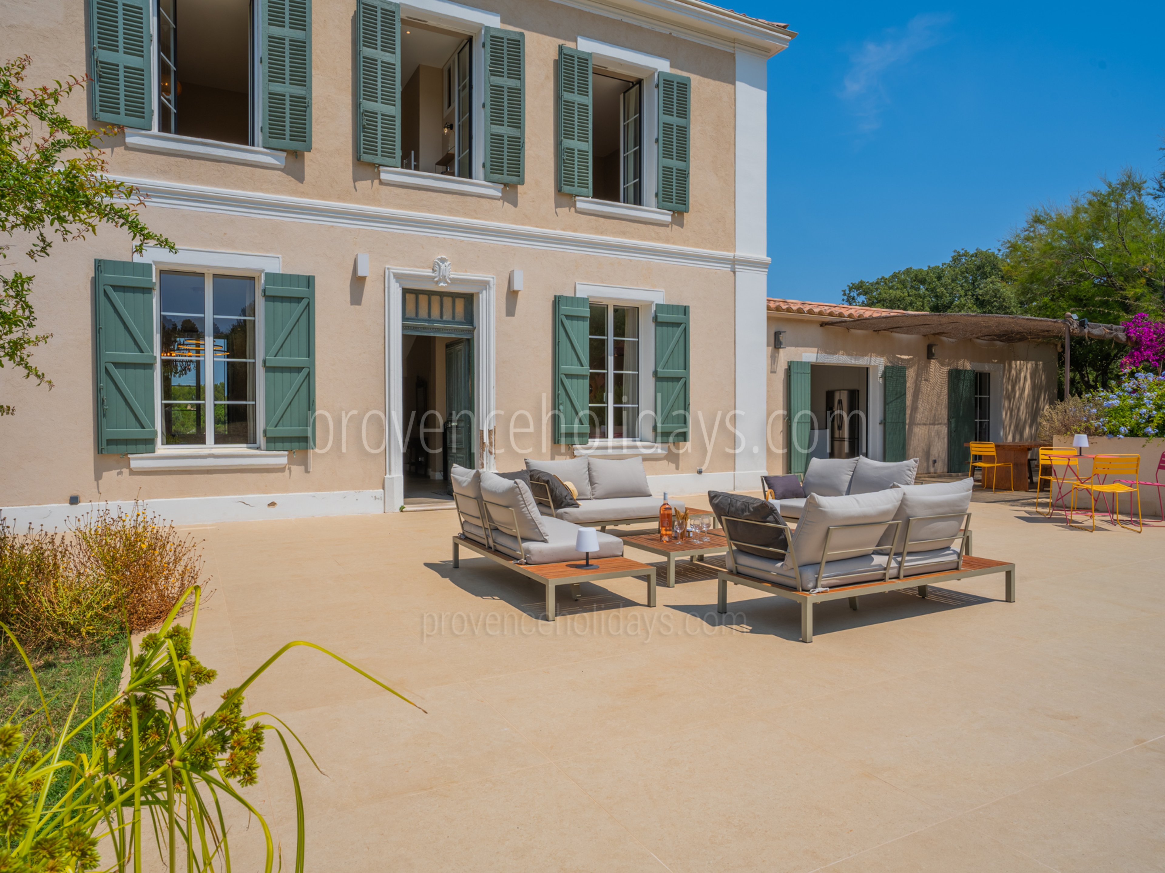 7 - Bastidon: Villa: Exterior