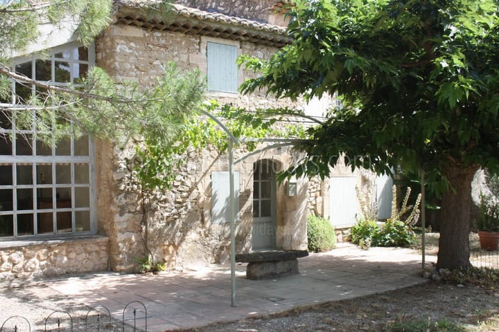 4 - Mas Art et Soleil: Villa: Exterior