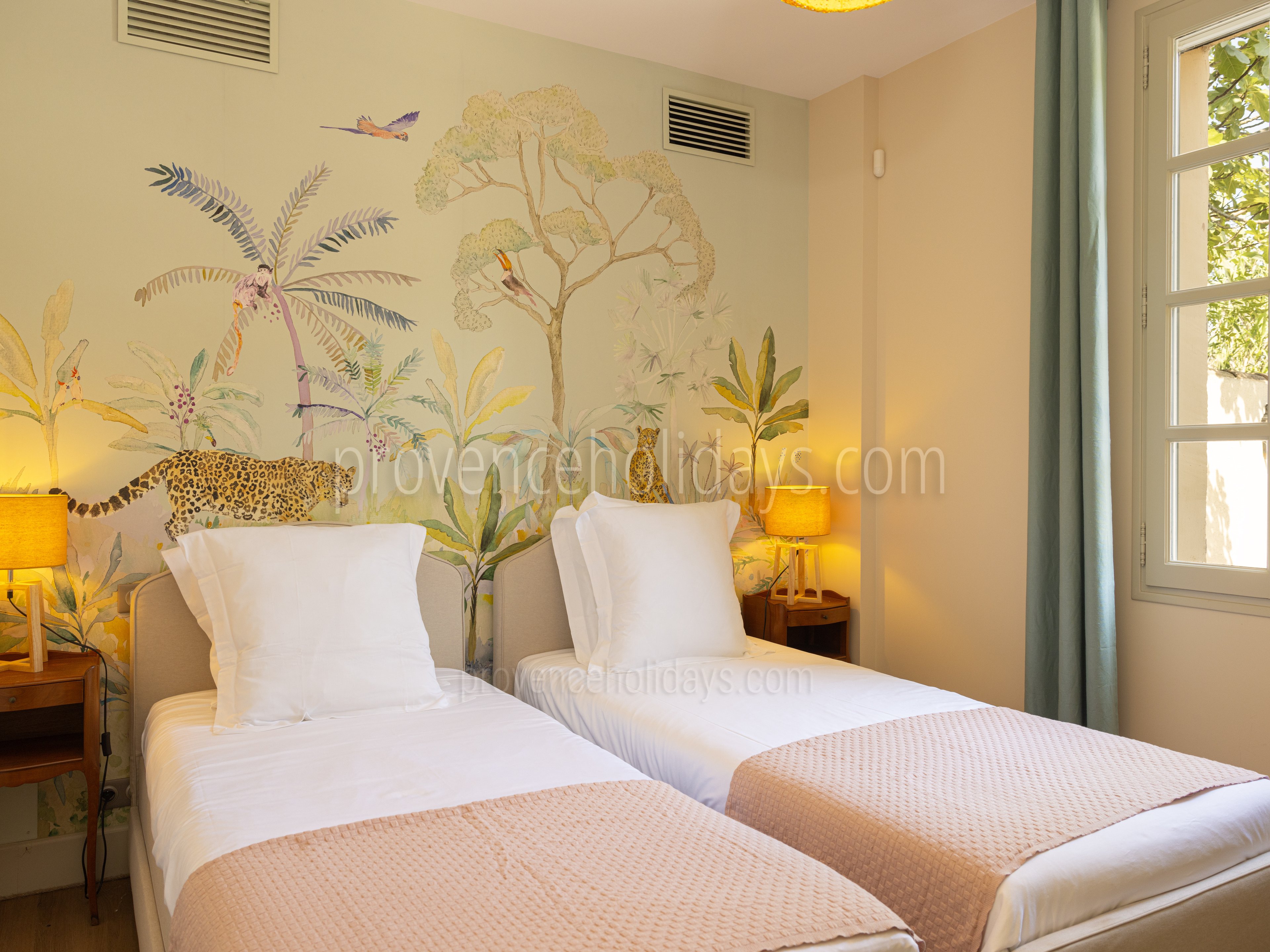 2 - Le Mas Seren: Villa: Bedroom